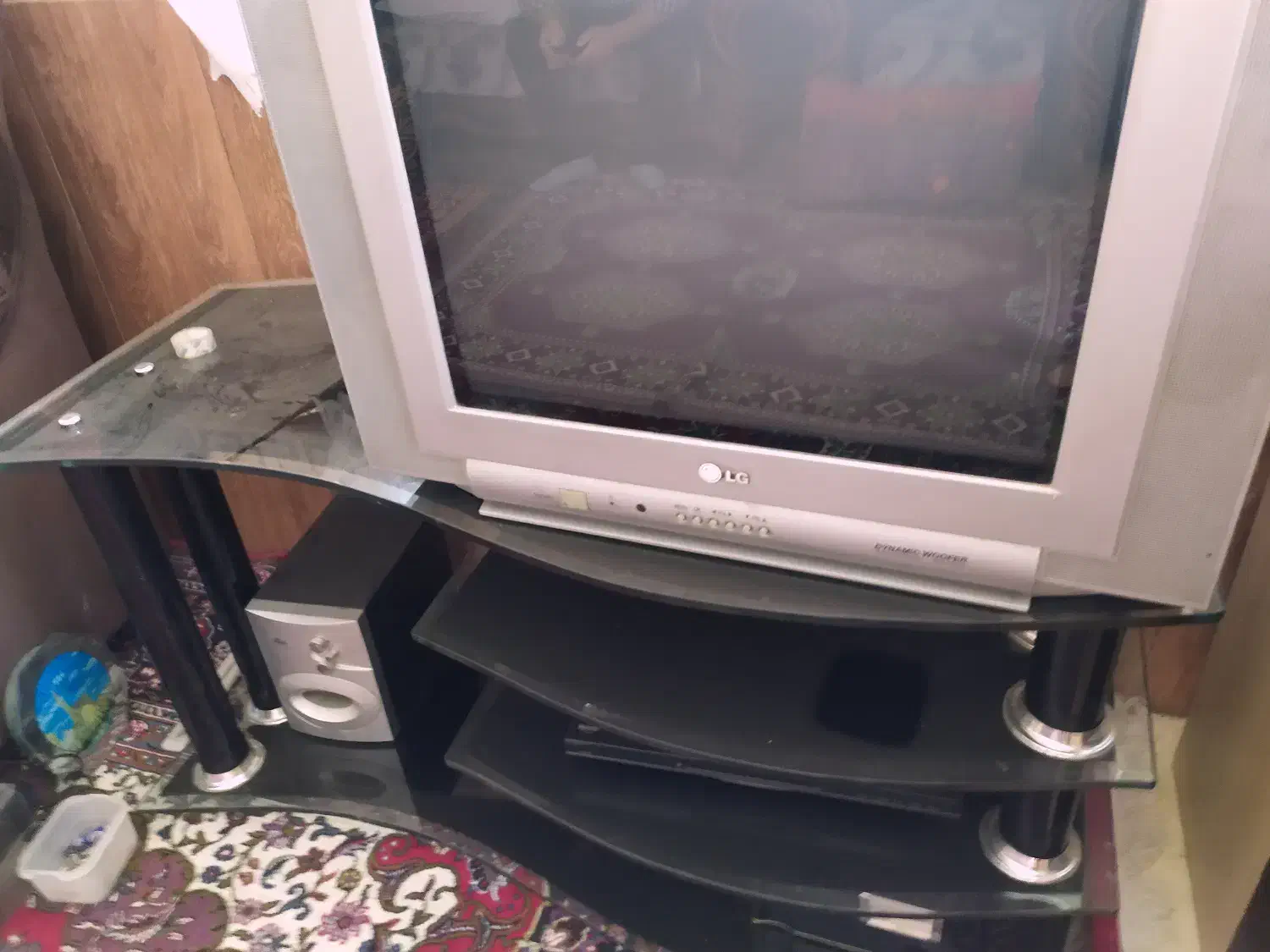 تلویزیون و میز تلویزیون|تلویزیون و پروژکتور|رامجین, |دیوار