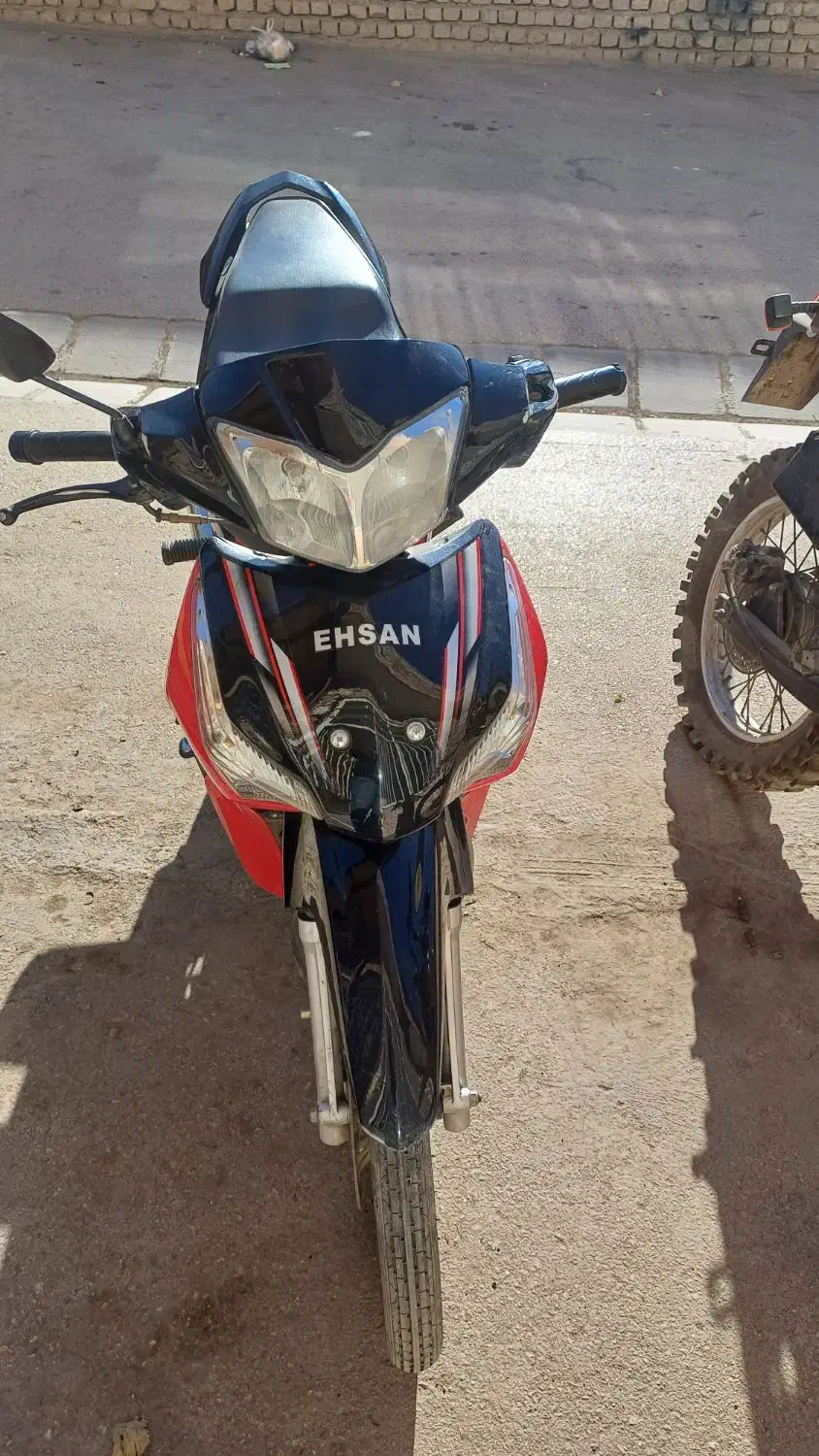 لاکی احسان|موتورسیکلت|نیشابور, سرآب کوشک|دیوار