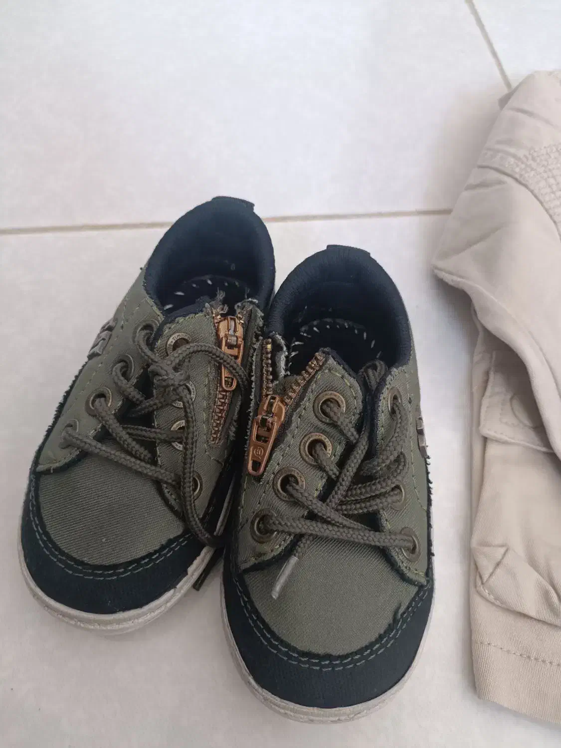 کت  کتان با کفش سایز22|کفش و لباس بچه|شاهین‌شهر, شهرک گلدیس|دیوار