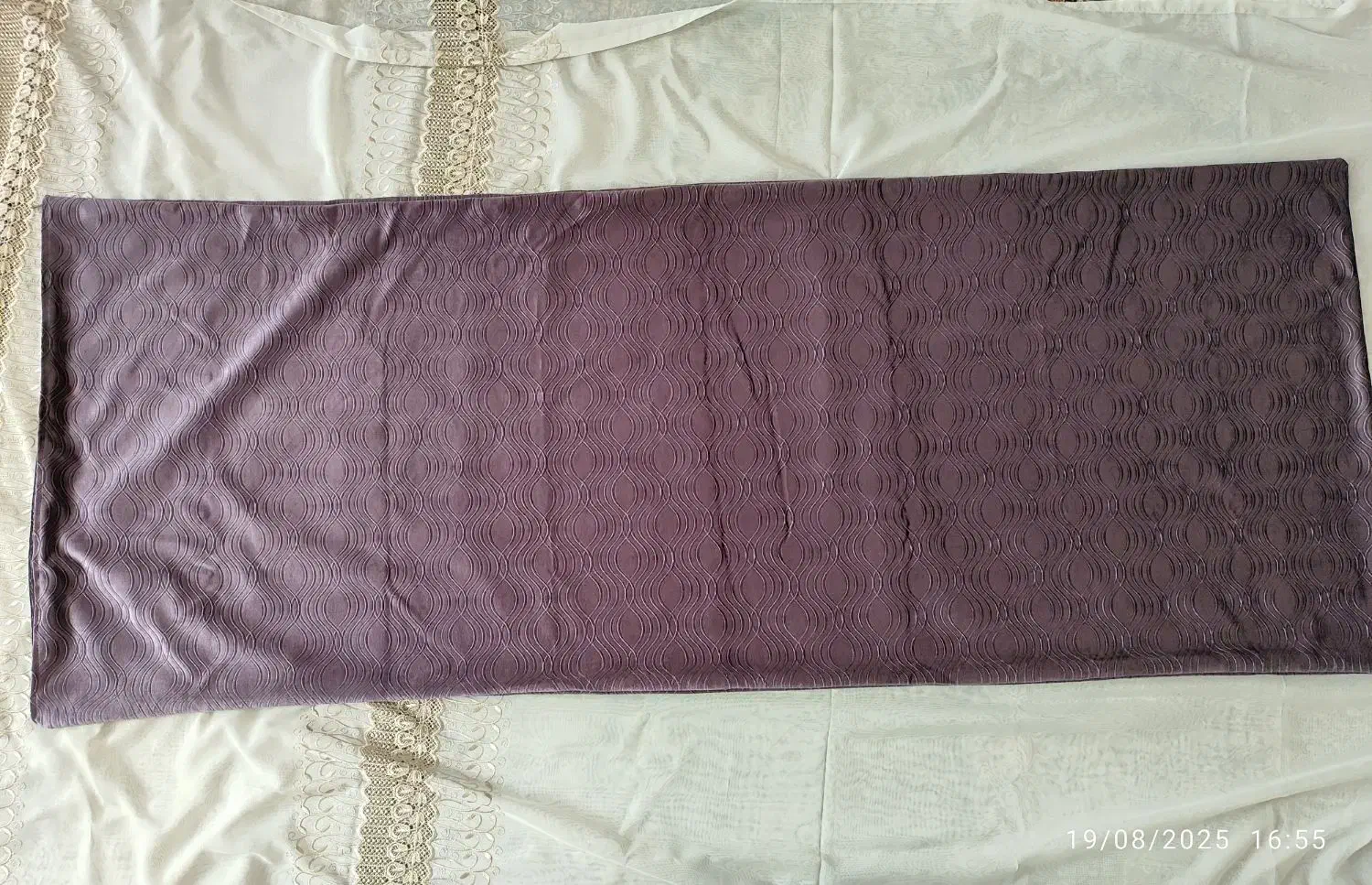 رویی تشک بالشتوغیره..|رختخواب، بالش، پتو|قنوات, |دیوار