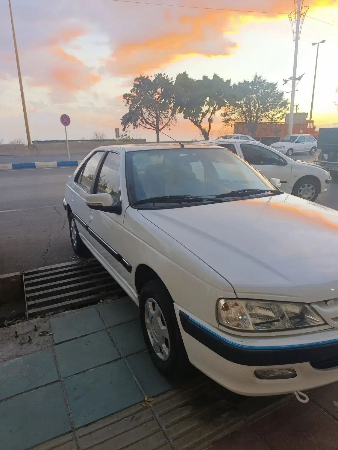 پژوپارس401|خودرو سواری و وانت|قزوین, |دیوار