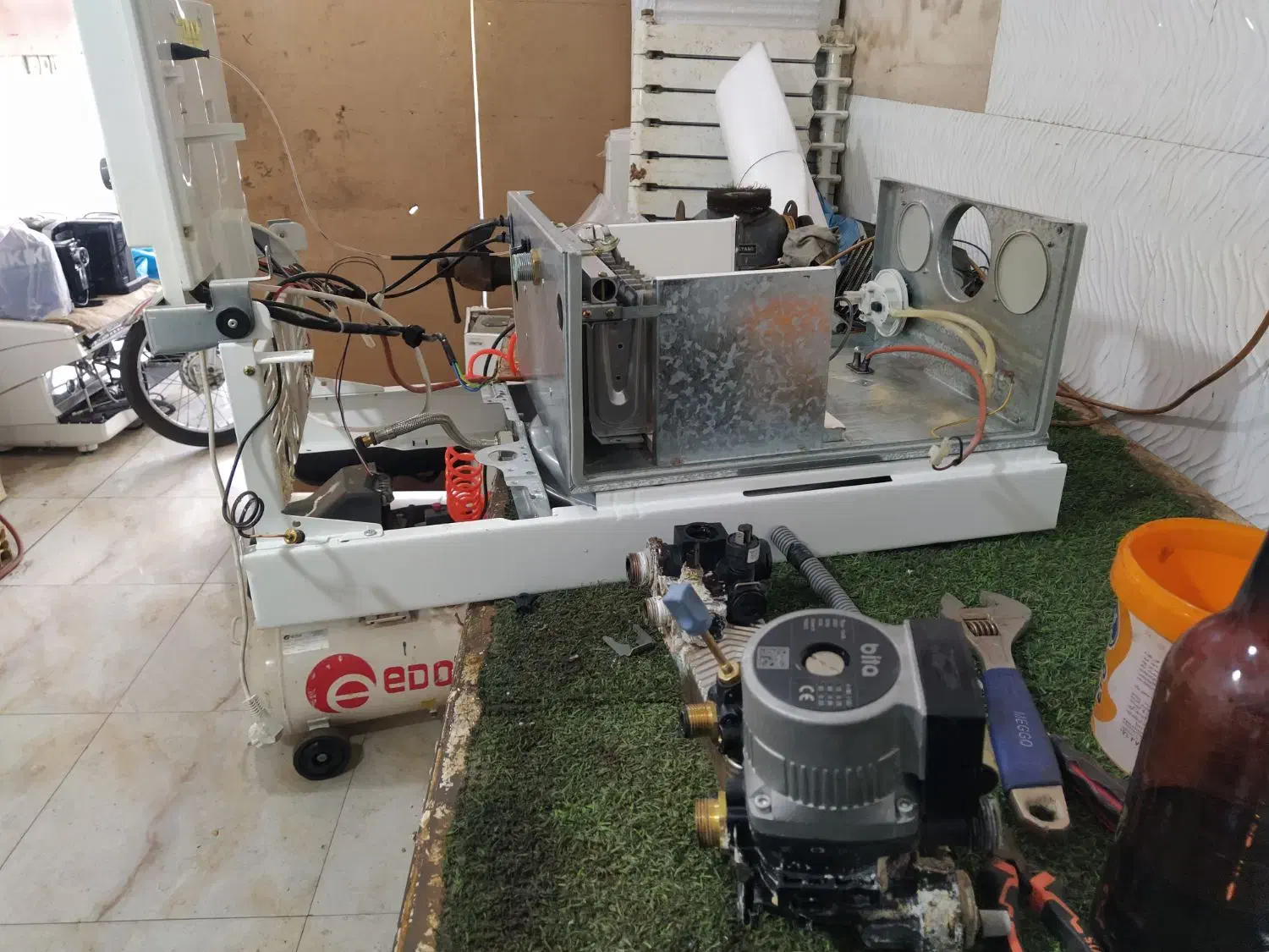 تعمیر تعمیرات سرویس نصب پکیج آبگرمکن کولر|خدمات پیشه و مهارت|دوگنبدان, |دیوار