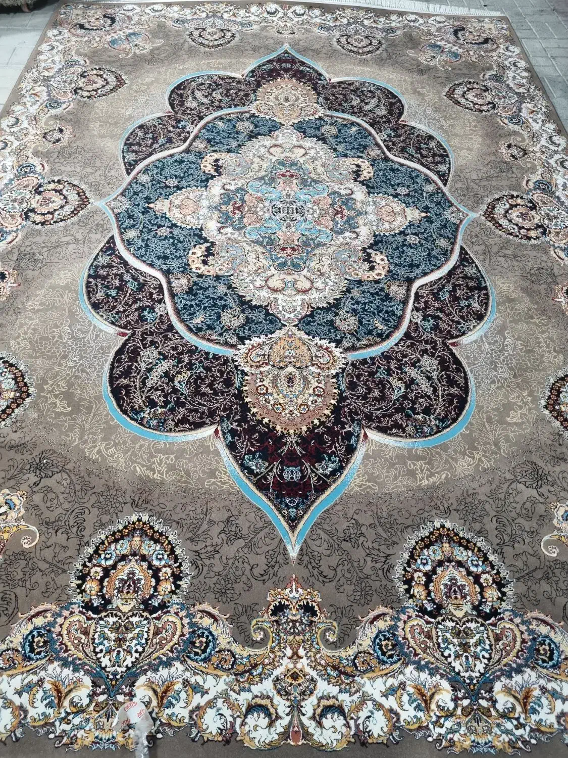 یک جفت ۹متری پانیذگردویی ۷۰۰شانه درحدنو|فرش|اصفهان, کوجان|دیوار