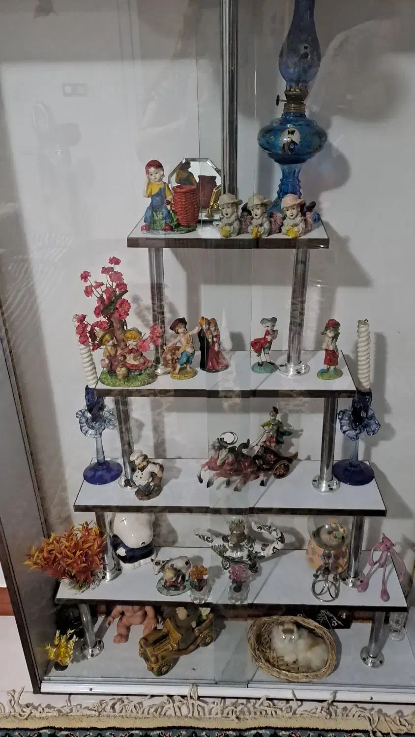 ویترین تزئینی با وسایل|بوفه، ویترین، کنسول|شهرکرد, |دیوار