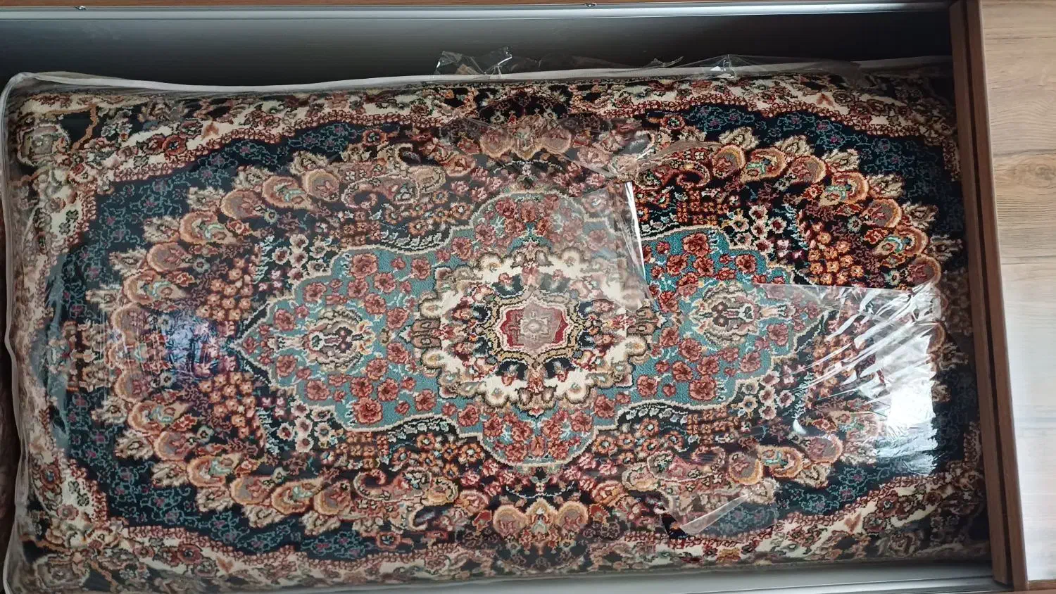 پشتی|پشتی|اراک, |دیوار