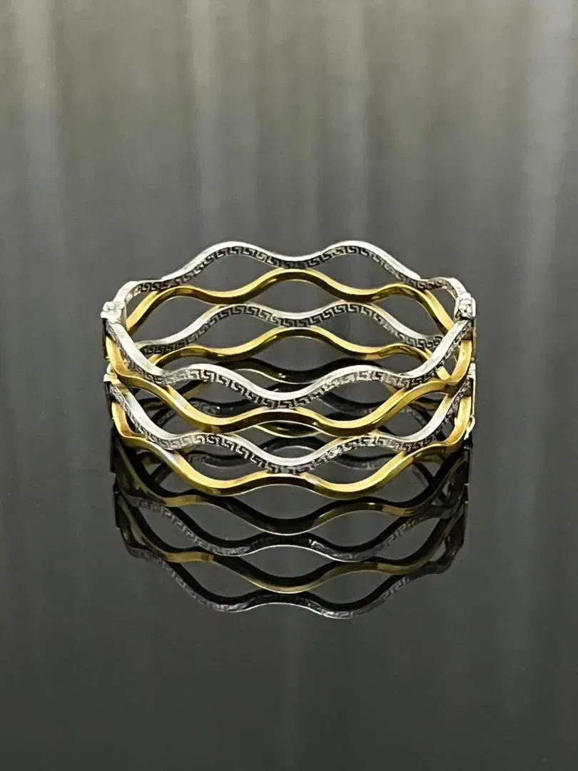 طلا|جواهرات|شاهین‌شهر, اقبال لاهوری|دیوار