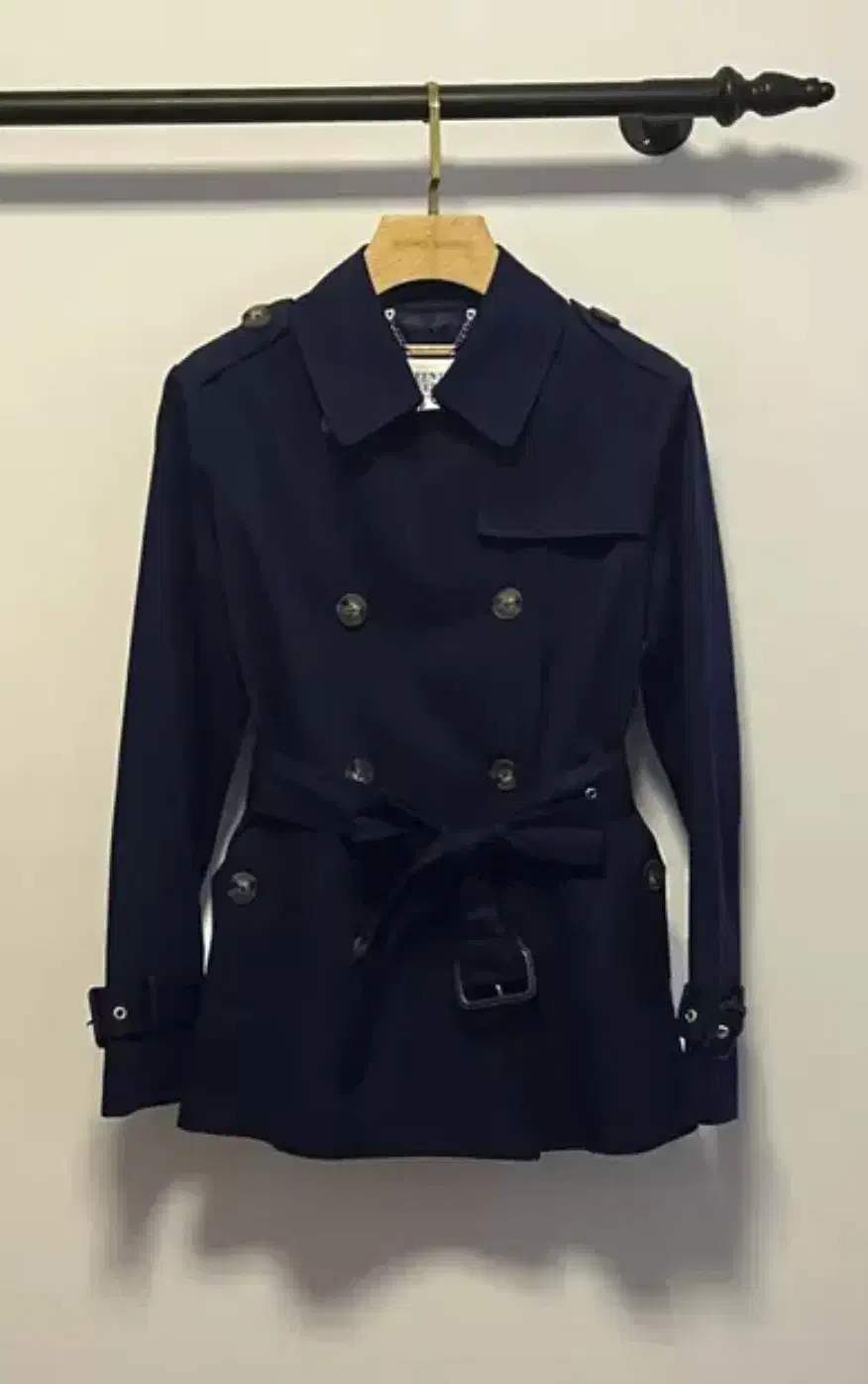 بارونی|لباس|قشم, |دیوار