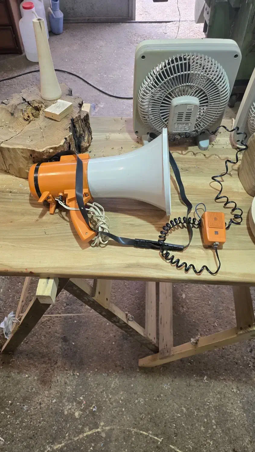 بلندگوی جار|صوتی و تصویری|همدان, |دیوار