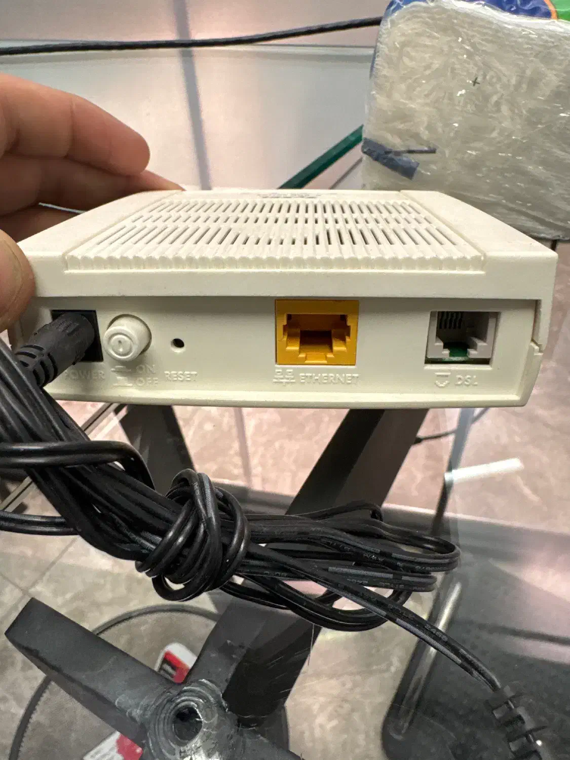 روتر زایکسل|مودم و تجهیزات شبکه|تهران, قیطریه|دیوار