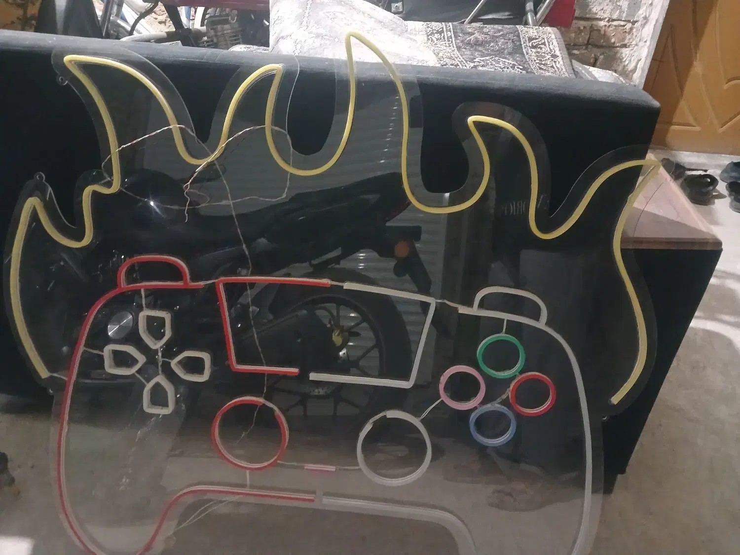 نئون دسته بازی|ریسه و چراغ تزئینی|ساوه, |دیوار