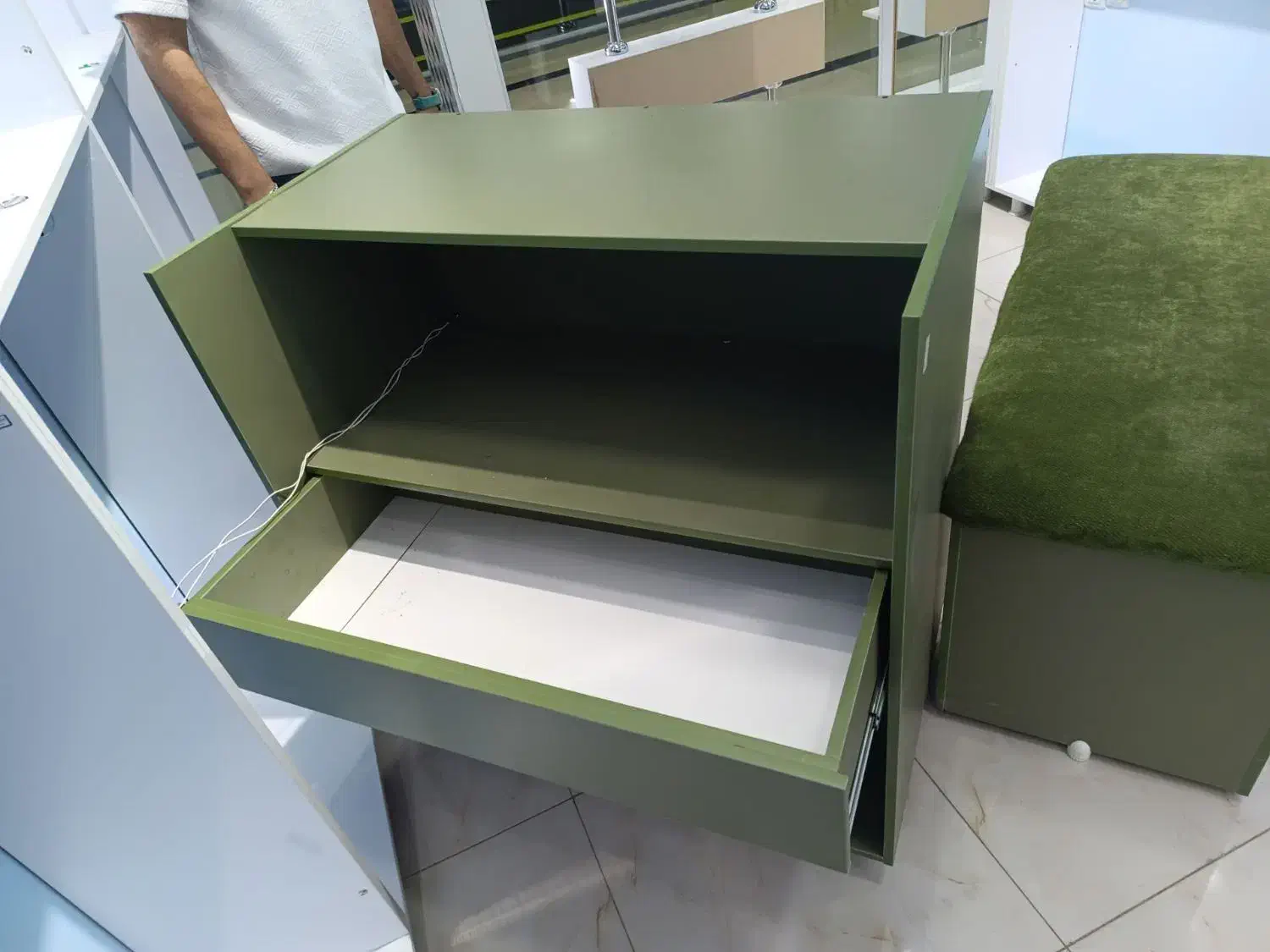 میز مدیریت همراه پاف|مبلمان اداری|دهگلان, |دیوار