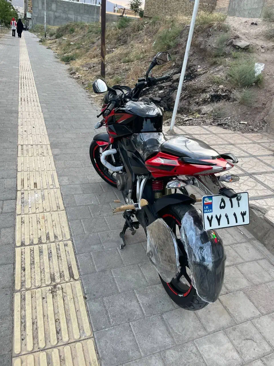 ns 200 مدل 95 خشک|موتورسیکلت|همدان, |دیوار