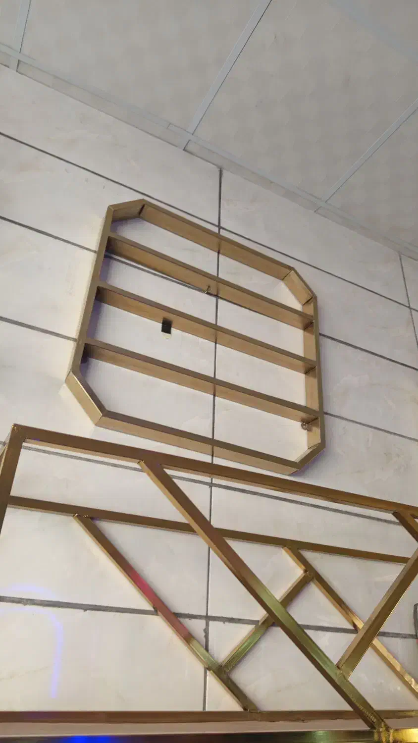 استند شش ظلعی لاکژل|آرایشگاه و سالنهای زیبایی|قم, علی آباد سعدگان|دیوار