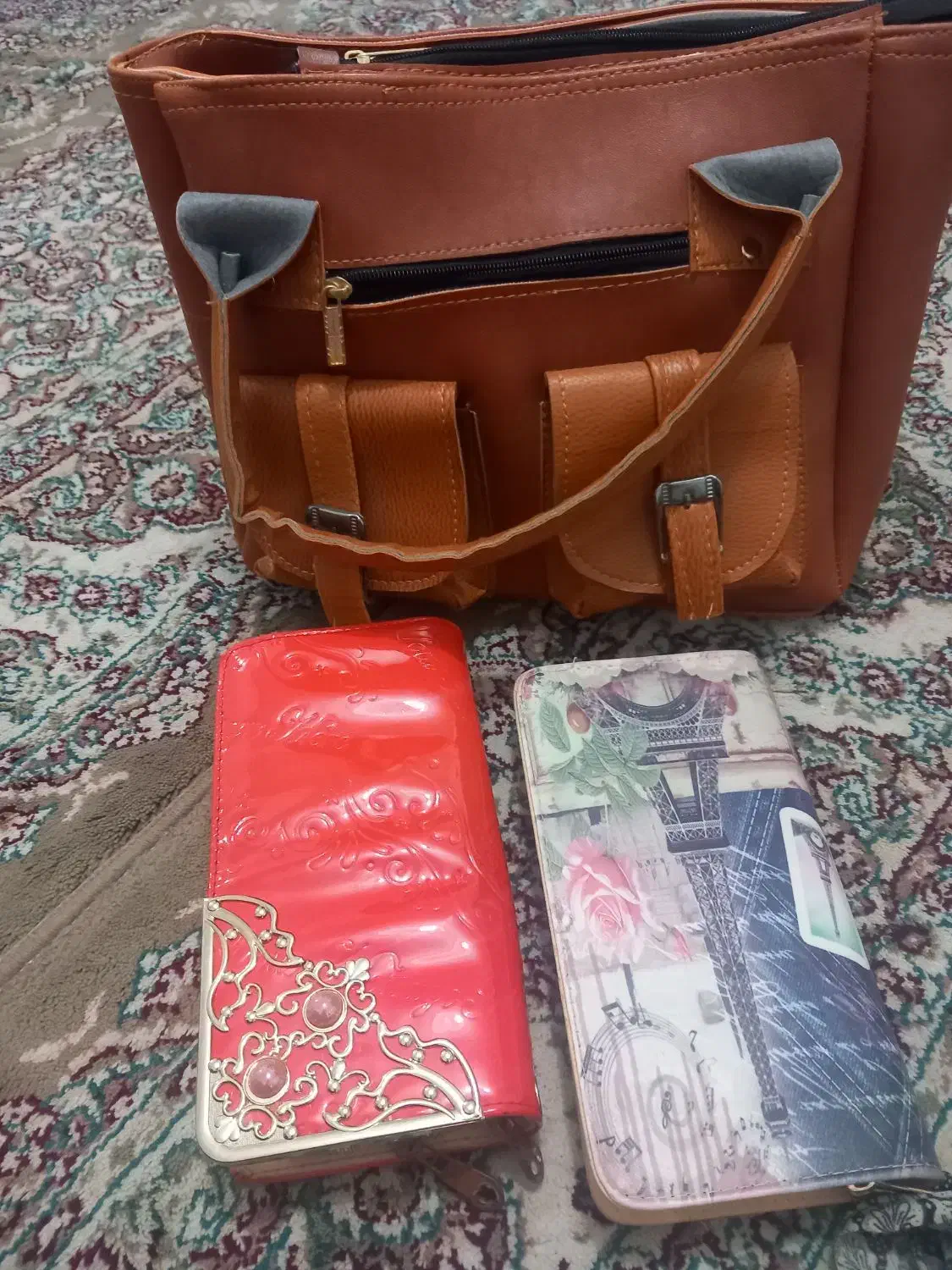 کیف|کیف، کفش، کمربند|اقبالیه, |دیوار