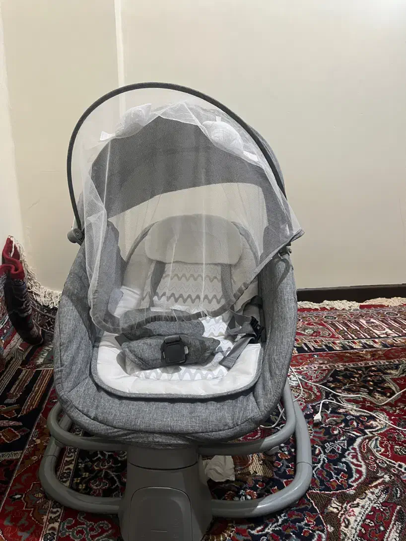 گهواره برقی ماستلا در حد نو نو|تخت و سرویس خواب|بندر امام خمینی, |دیوار