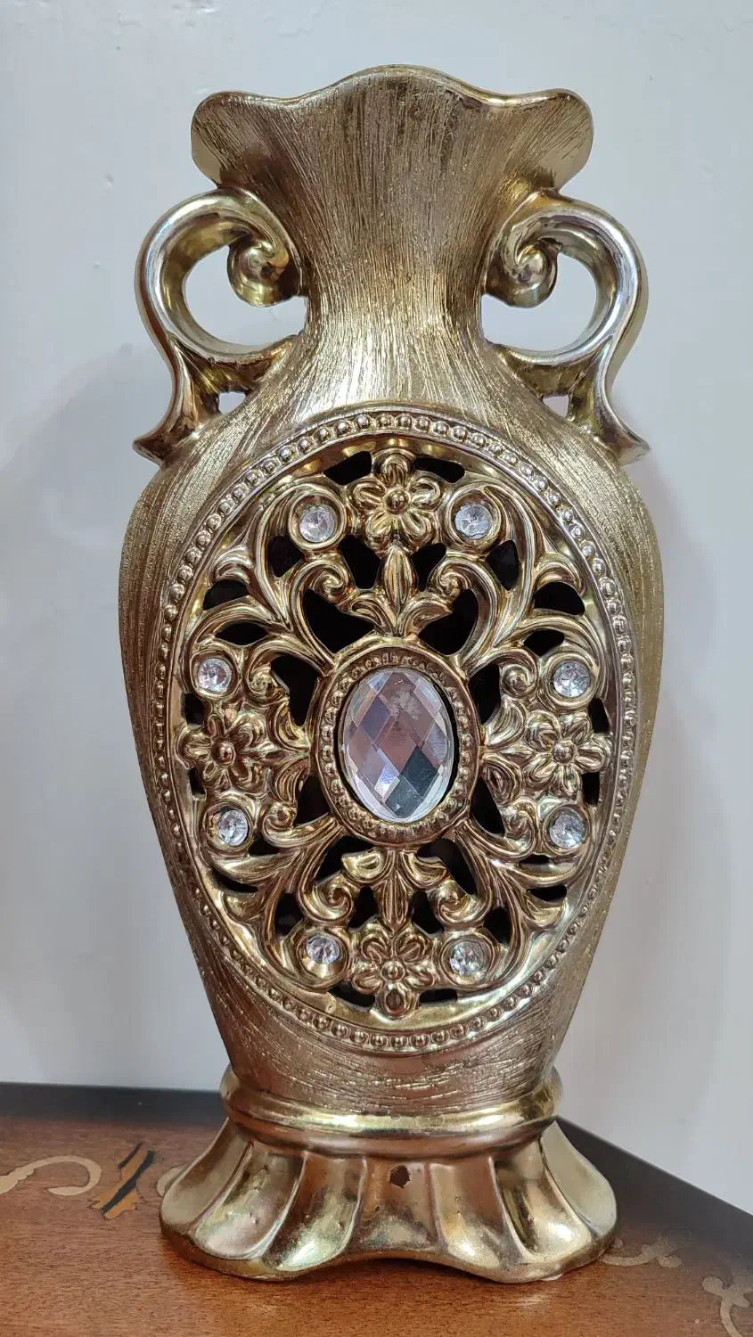 گلدان|گل مصنوعی|رشت, نیروی دریایی|دیوار