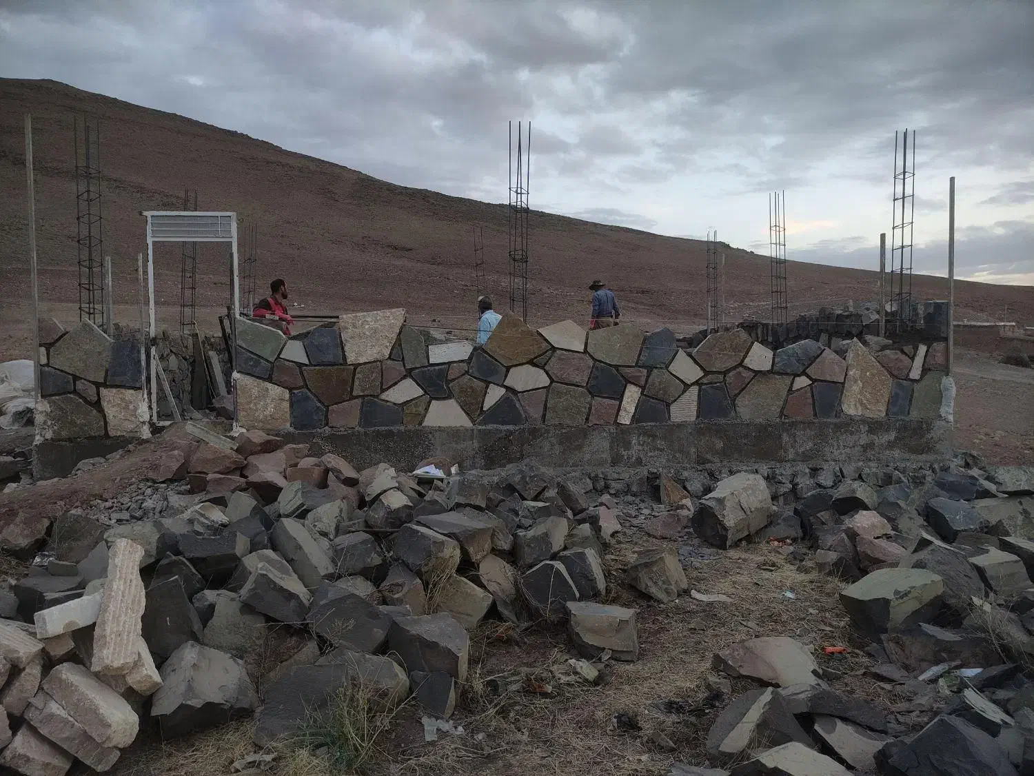 بنایی دیوار باسنگ مالن و لاشه|خدمات پیشه و مهارت|زنجان, |دیوار