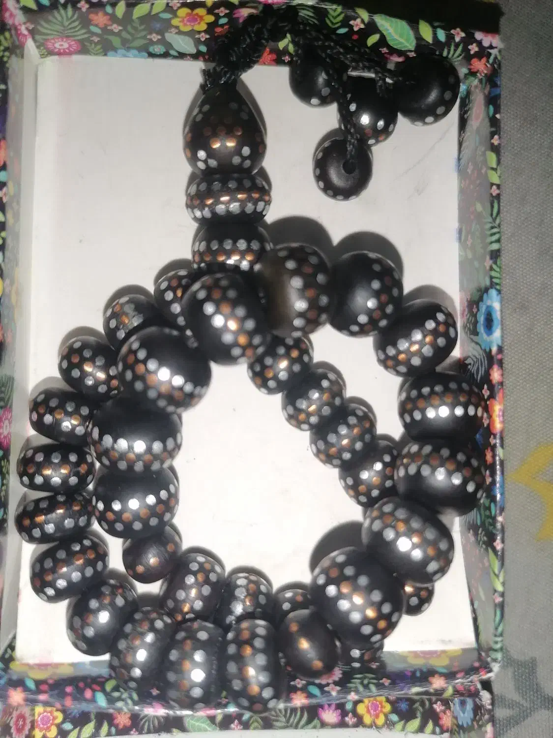 تسبیح نقره و مس کوب|کلکسیون اشیاء عتیقه|شیراز, نیستان|دیوار