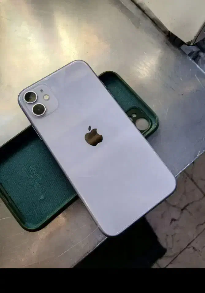 آیفون ۱۱سفید۱۲۸ کاملا سالم|موبایل|کرمان, |دیوار