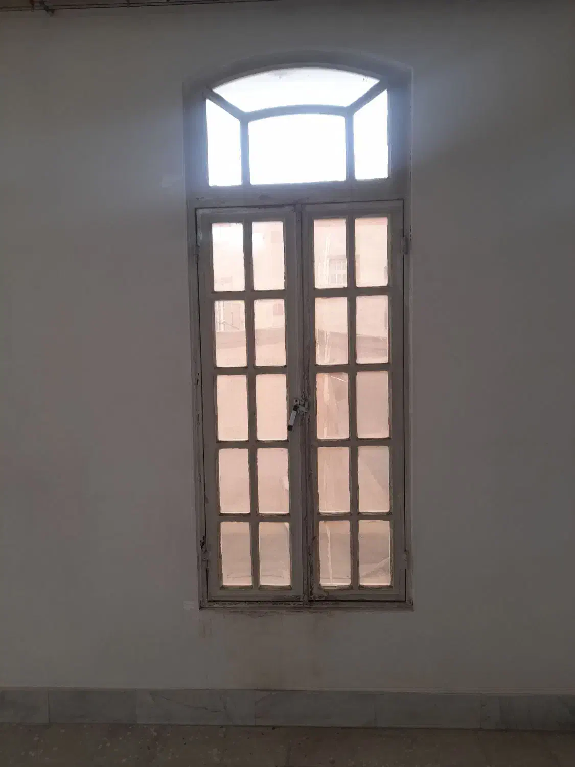 درب و پنجره آهنی و چوبی|مصالح و تجهیزات ساختمان|قم, باغ کرباسی|دیوار