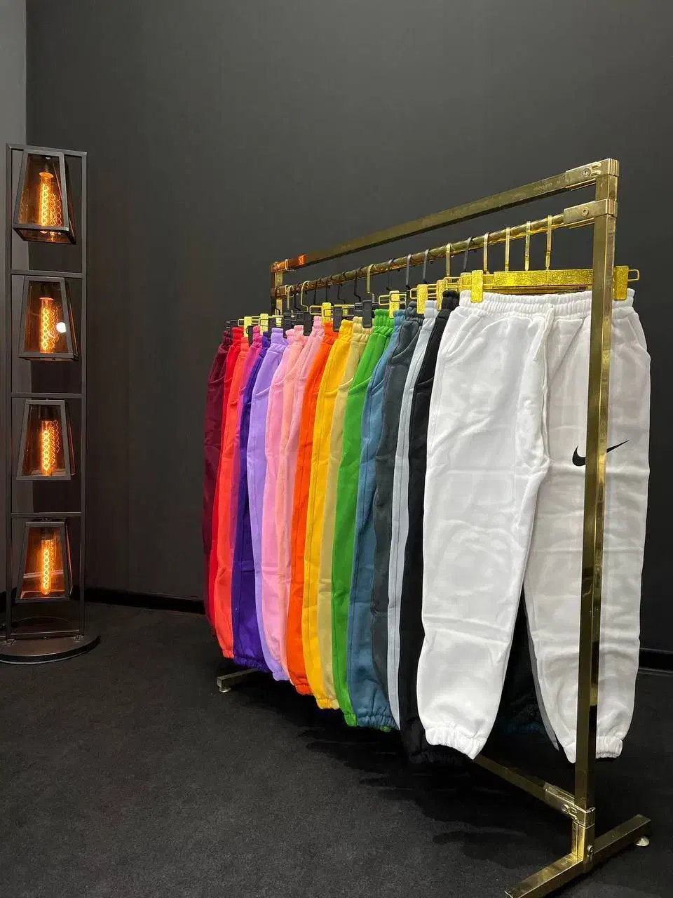 جاگر دورس خار خورده|لباس|قم, سالاریه|دیوار