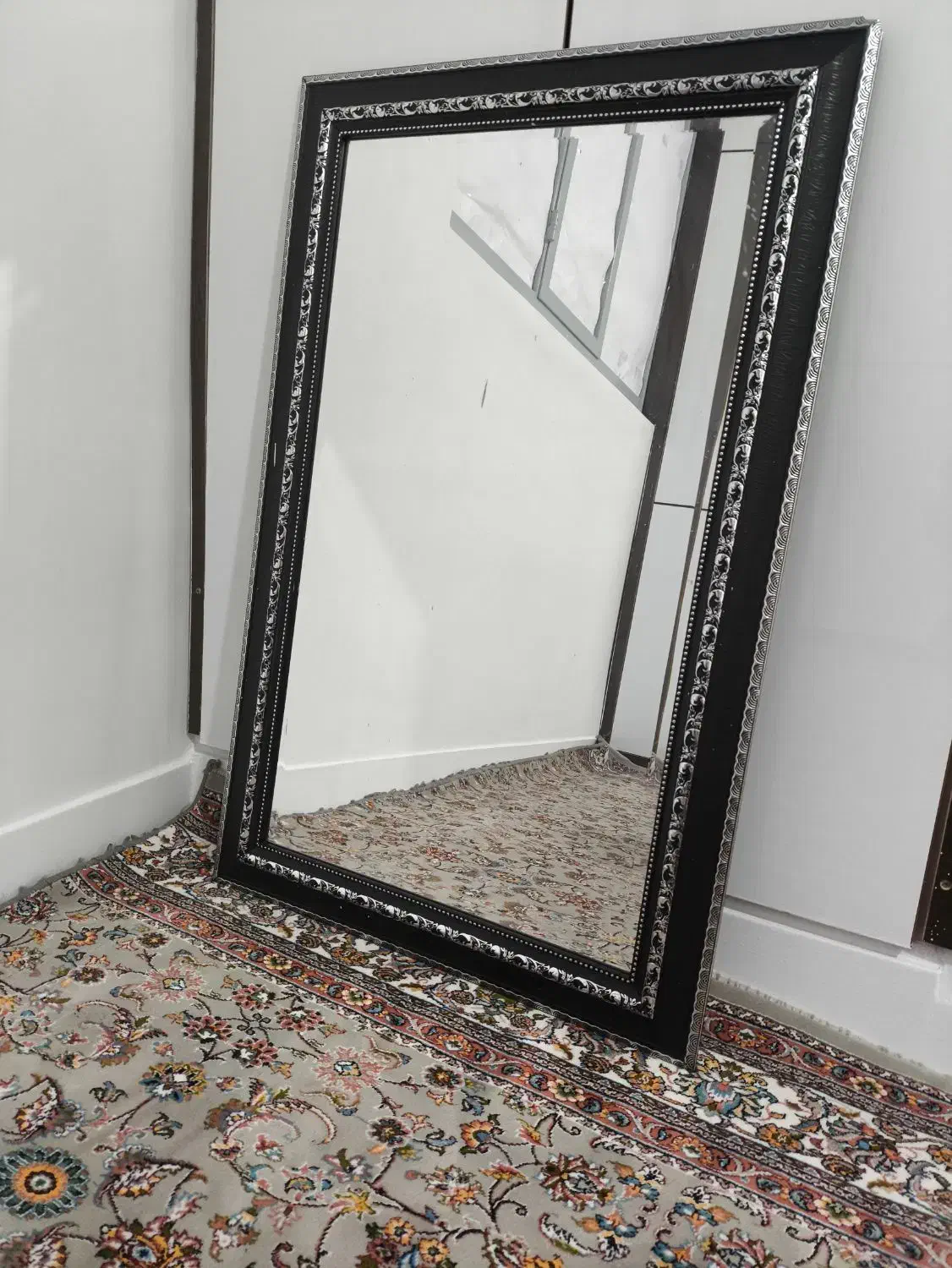 آیینه|آینه|قرچک, شهرک طلائیه|دیوار