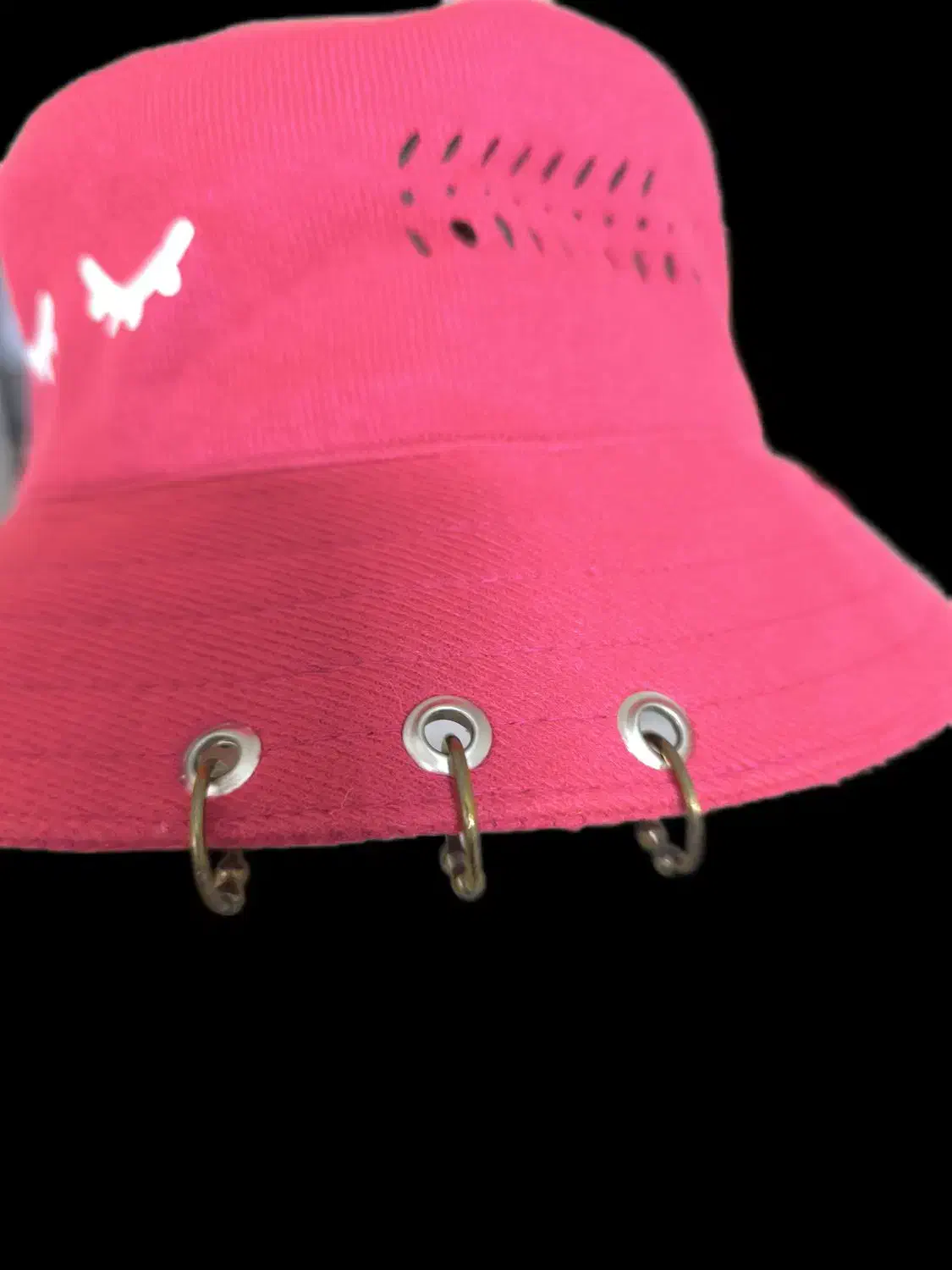 تعدادی لباس|لباس|اصفهان, دستگرده|دیوار