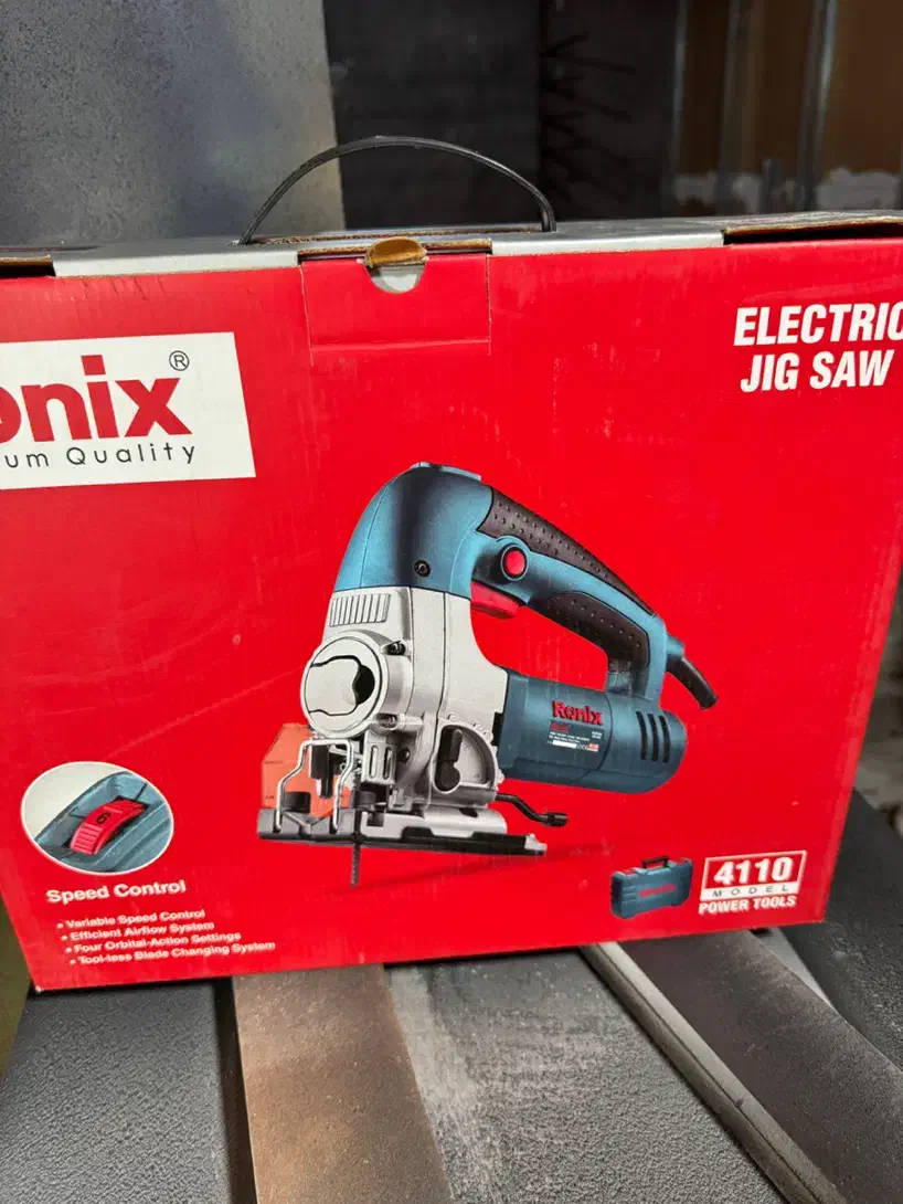 عمود بر رونیکس نو|ابزارآلات|کیش, |دیوار