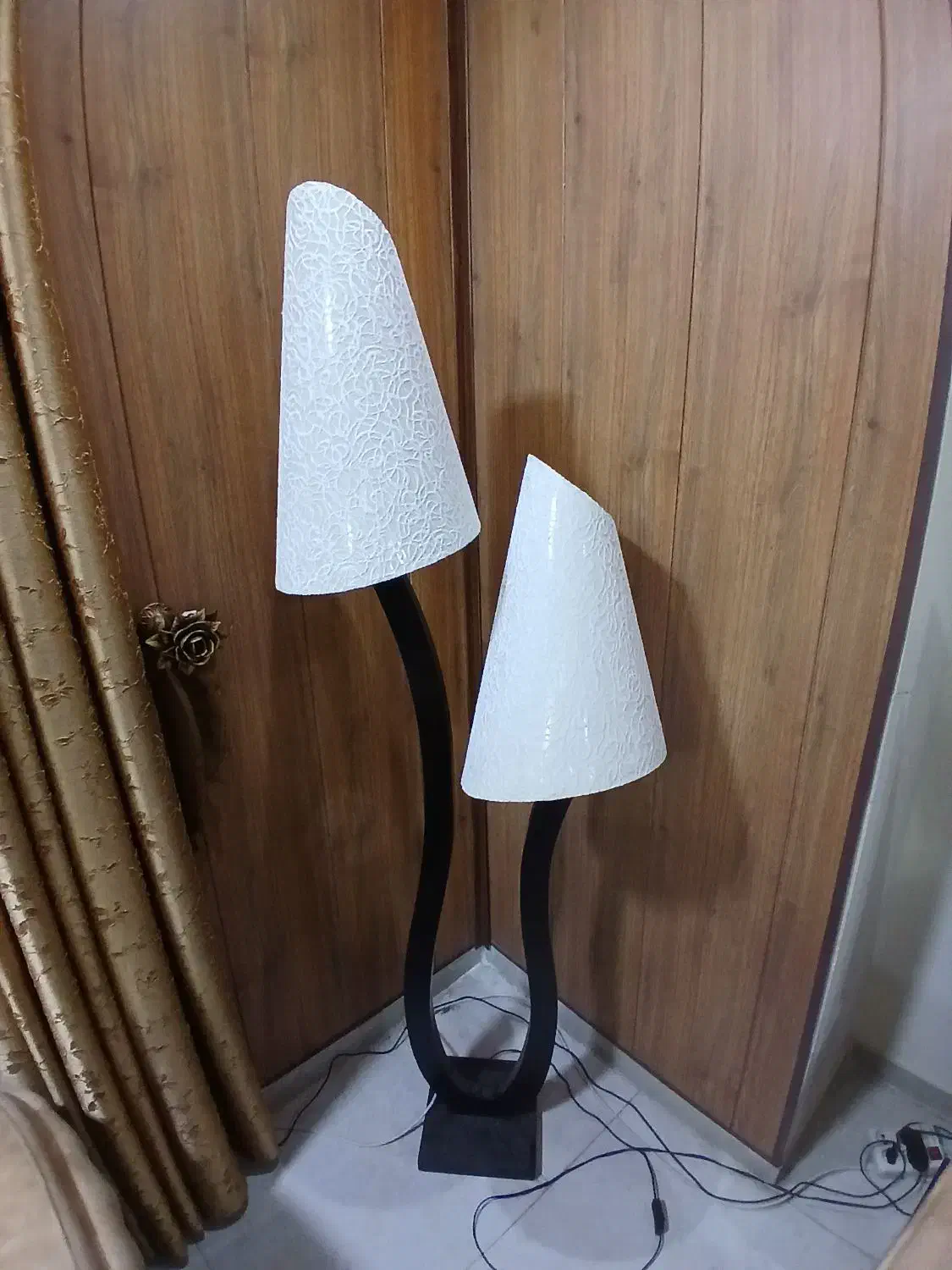 آباژور|چراغ خواب و آباژور|شیراز, فرهنگ شهر|دیوار