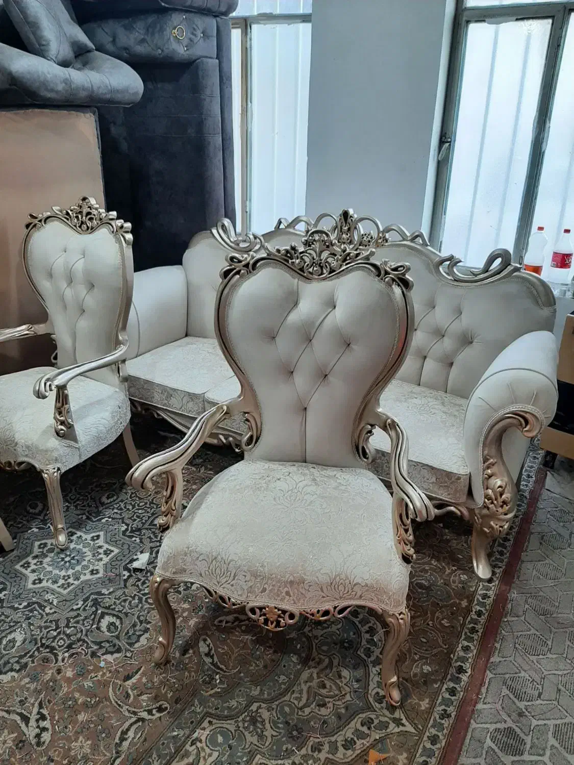 مبل راحتی کلاسیک سلطنتی ملایر|مبلمان خانگی و میز عسلی|اراک, |دیوار