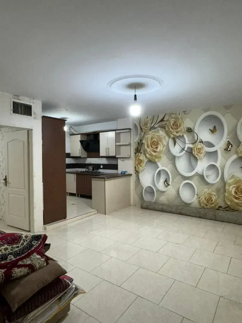 وام دار/۵۷متری/قیمت مناسب/پارکینگ دار|فروش آپارتمان|کهریزک, |دیوار