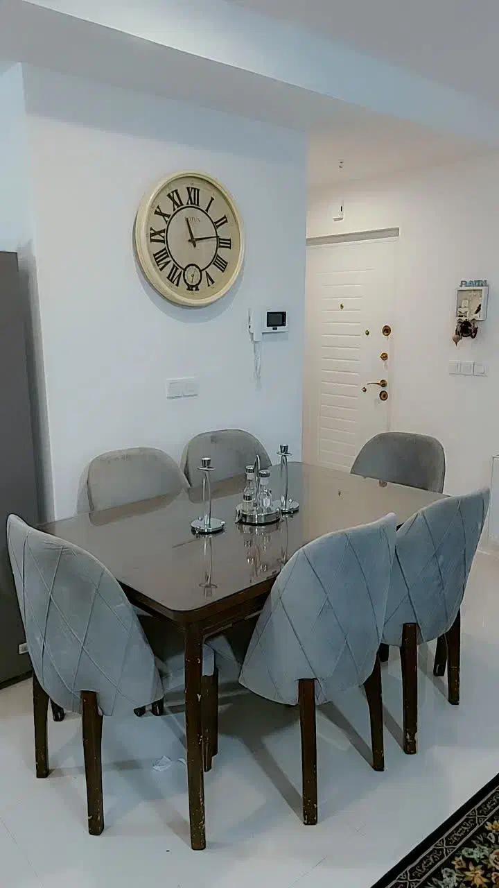 میز ناهارخوری شش نفره رویه خاکستری پایه قهوه ای|میز و صندلی غذاخوری|مشهد, امیریه|دیوار