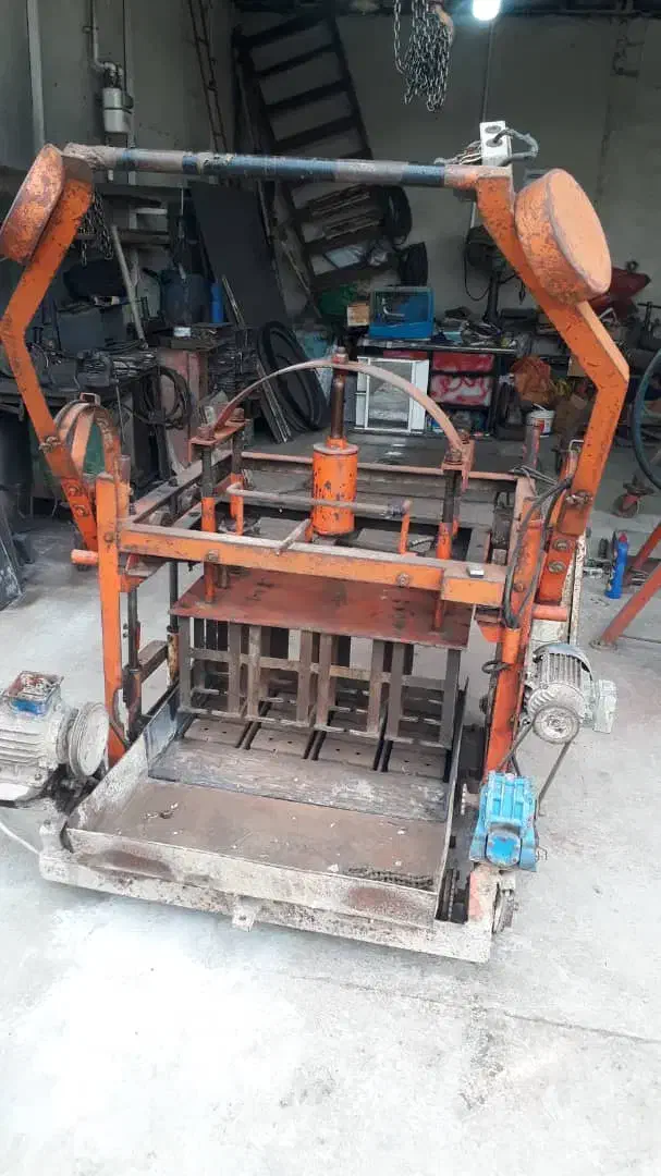 فروش سه عدد دستگاه بلوک سازی بهمراه متعلقات|ماشین‌آلات صنعتی|آستانه اشرفیه, |دیوار