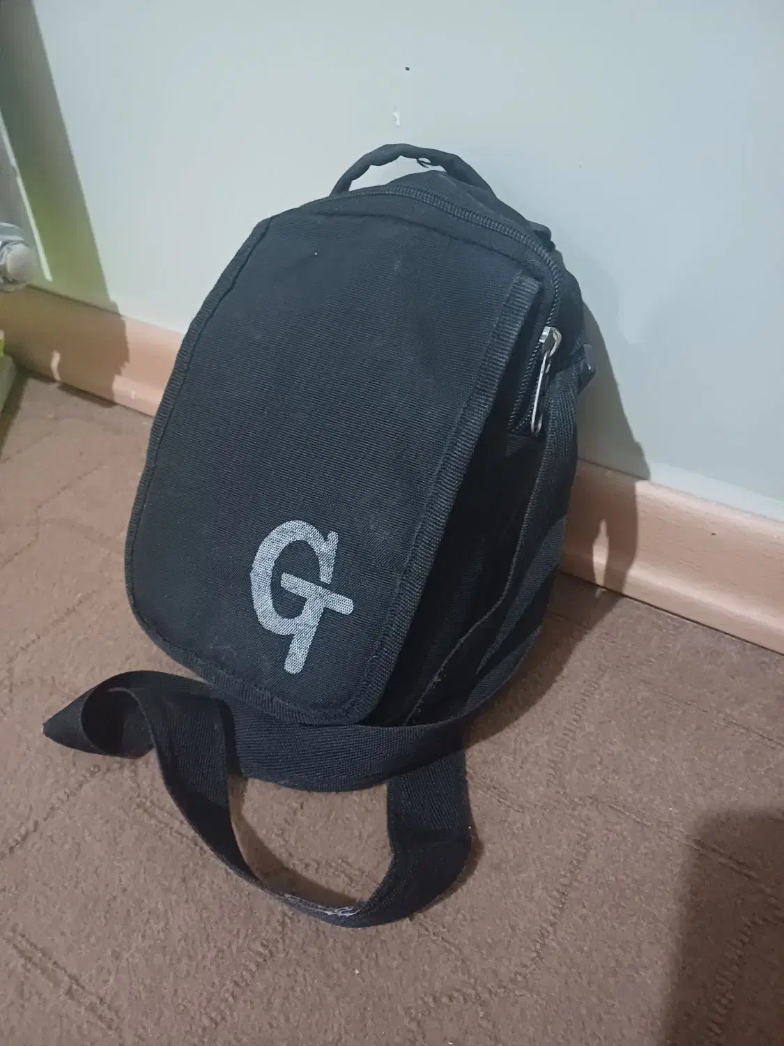 کیف|کیف، کفش، کمربند|مشهد, راهنمایی|دیوار