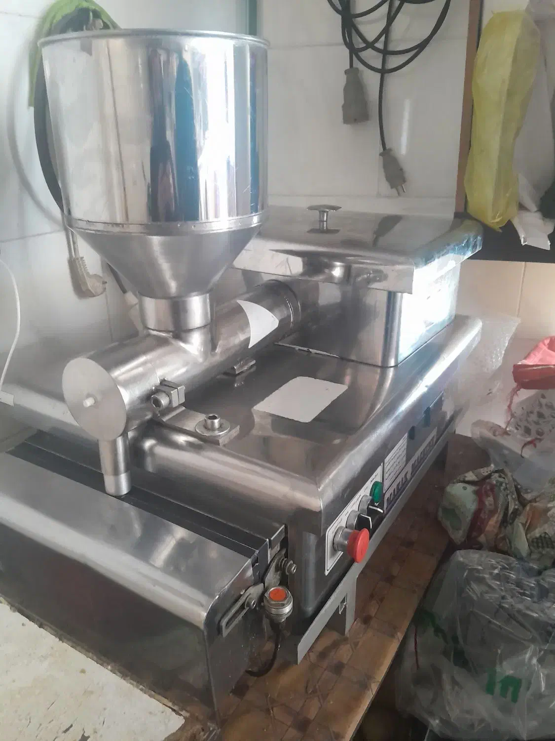 دستگاه سیخ گیر محک|کافی‌شاپ و رستوران|بروجن, |دیوار