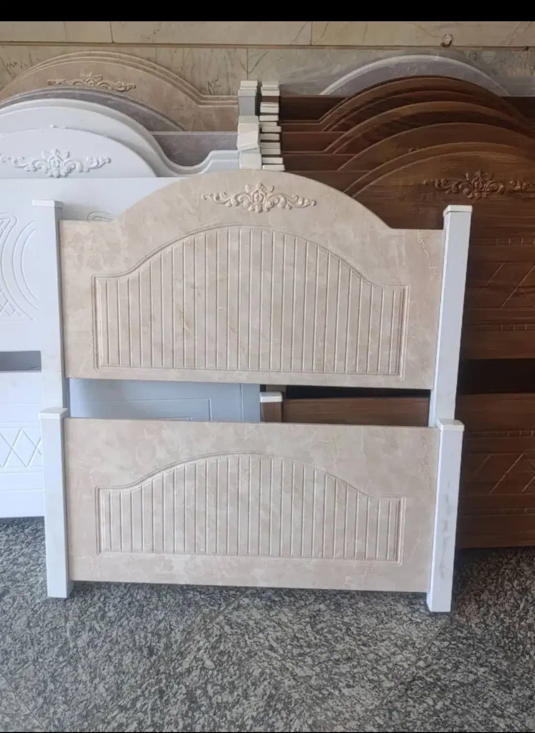 تخت وکیوم|تخت و سرویس خواب|نیشابور, مدرس|دیوار