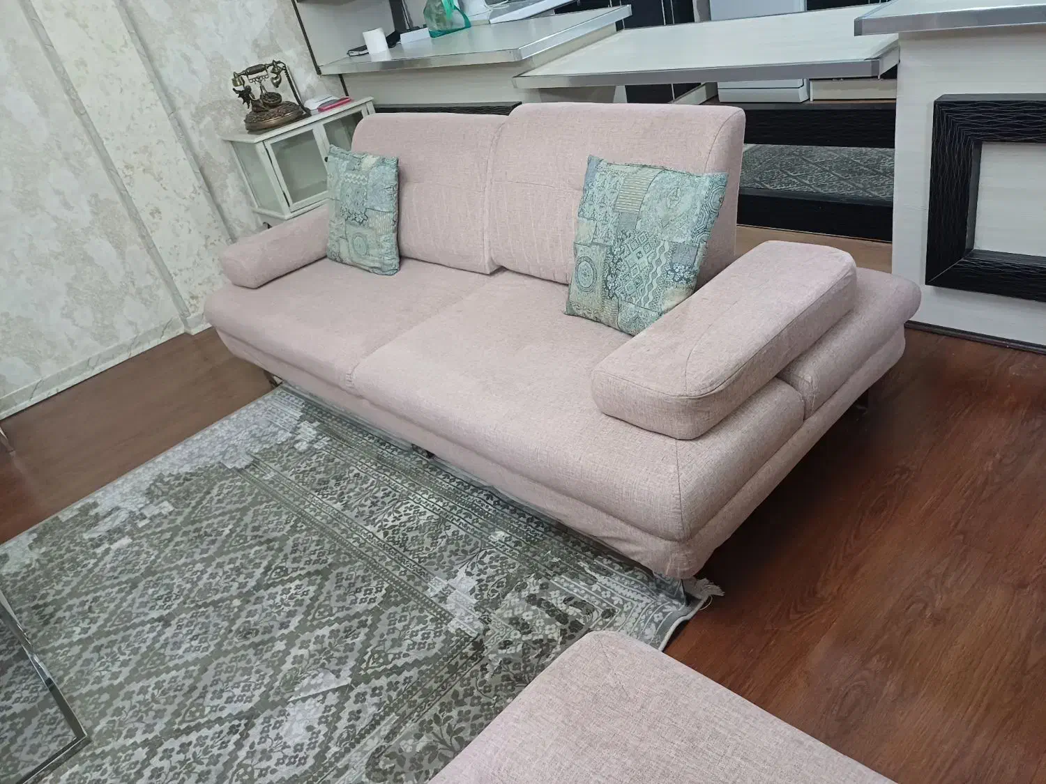 مبل تختخواب شو|مبلمان خانگی و میز عسلی|شاهین‌شهر, نظامی|دیوار