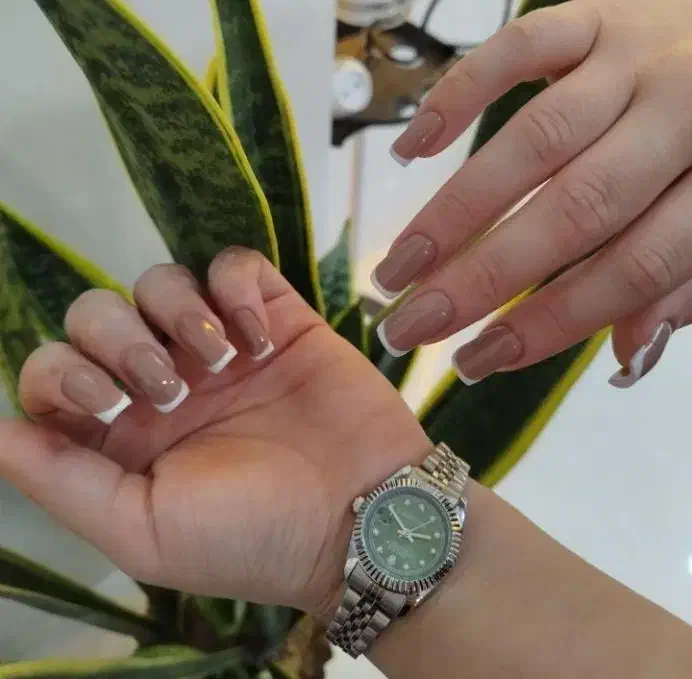 کاشت ناخن با تخفیف ویژه|خدمات آرایشگری و زیبایی|جهرم, |دیوار