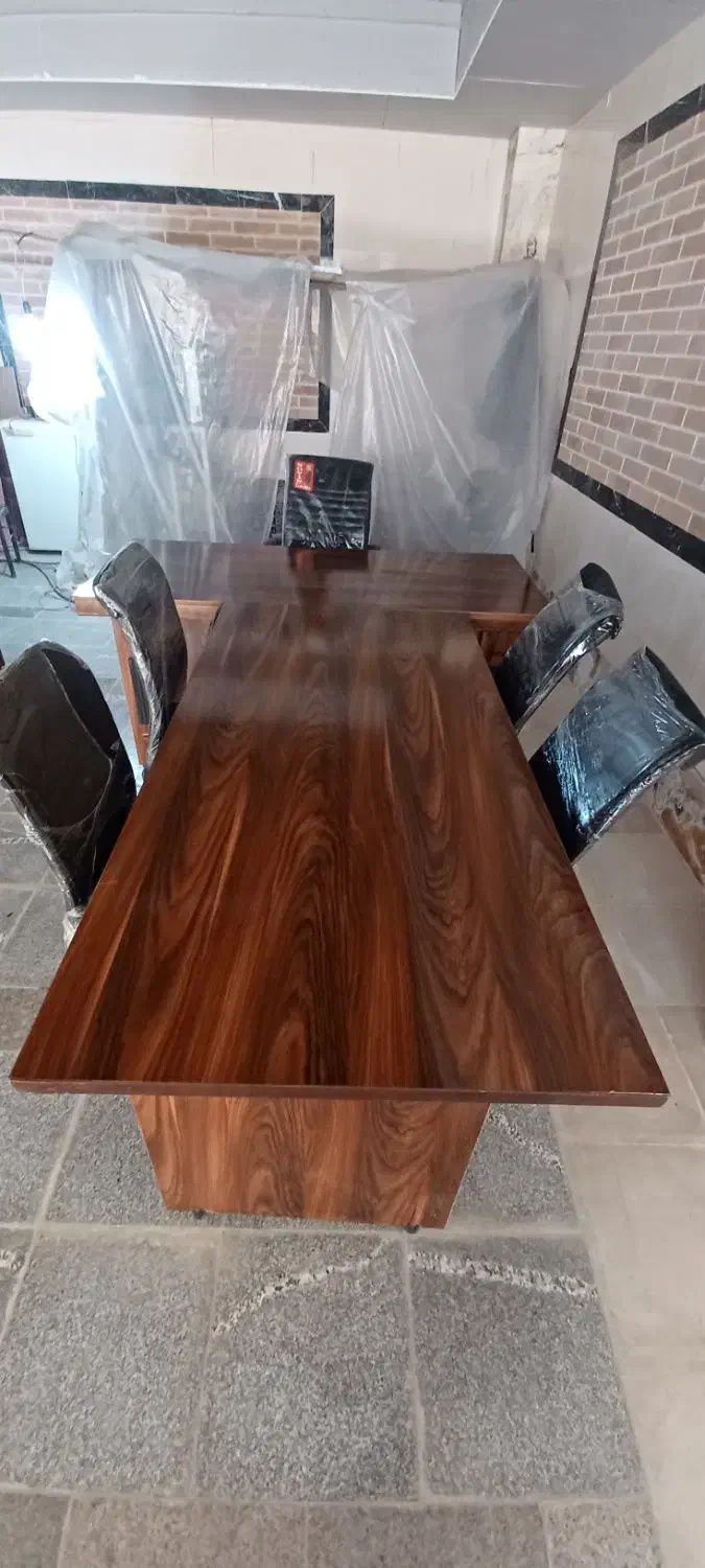 ۲ عدد میزمدیریت و کنفرانس با ۵عدد صندلی|دفتر کار|کرمانشاه, |دیوار