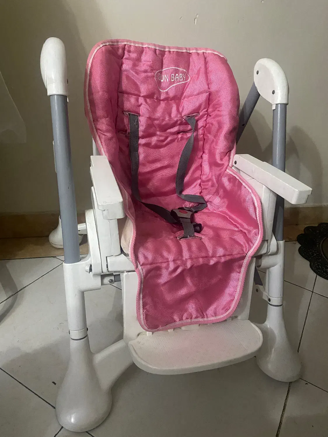 صندلی غذای کودک|تخت و صندلی بچه|اندیشه, اندیشه فاز ۳|دیوار