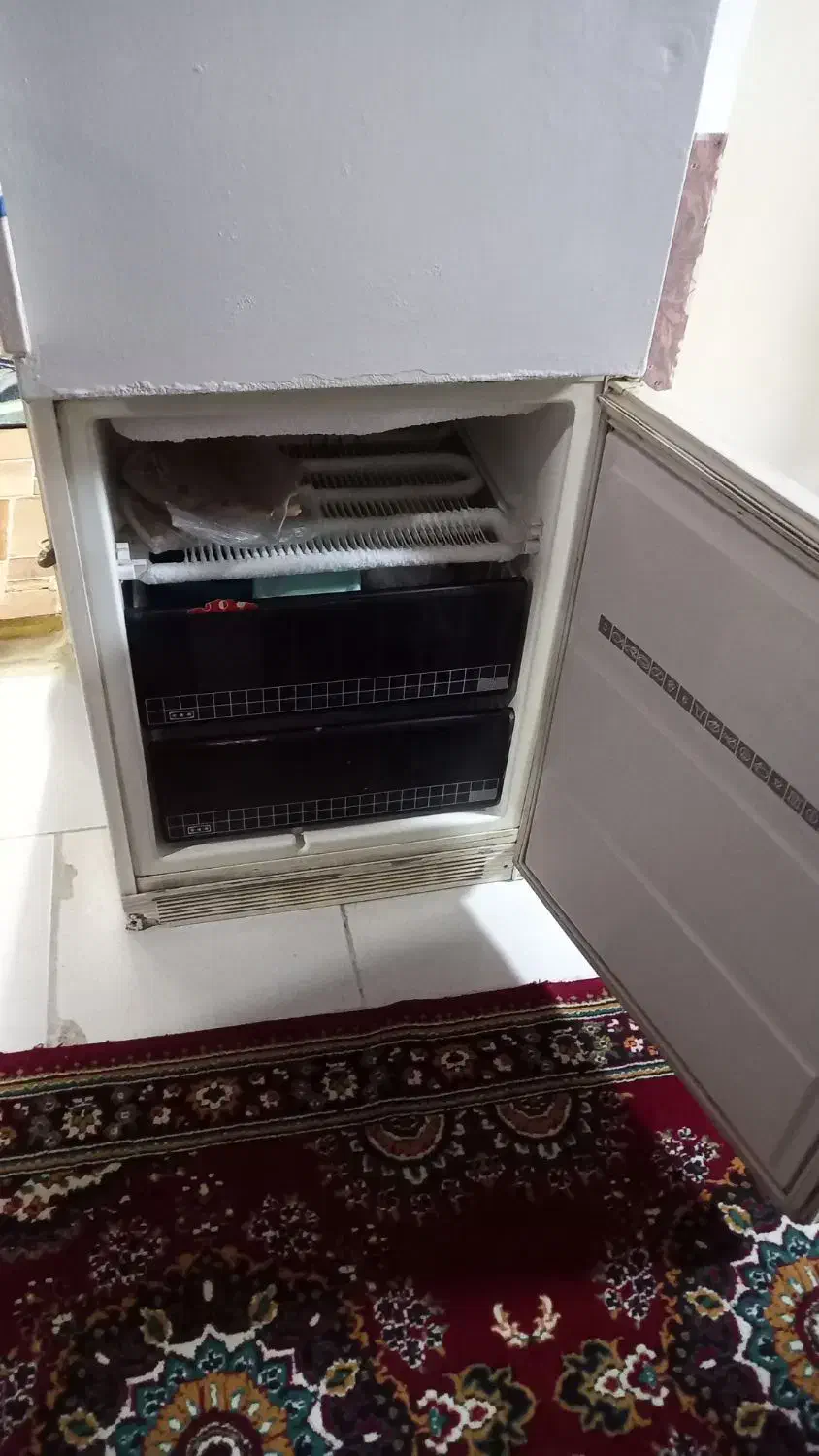 یخچال کاملا سالمه|یخچال و فریزر|رشت, لاکان|دیوار