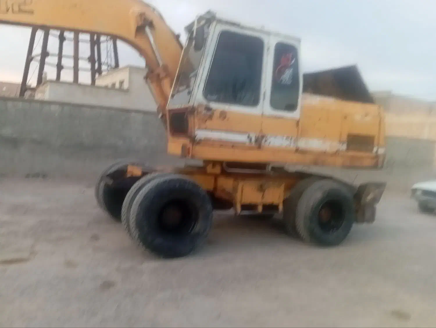 بیل لاستیکی 912|خودرو سنگین|تبریز, |دیوار