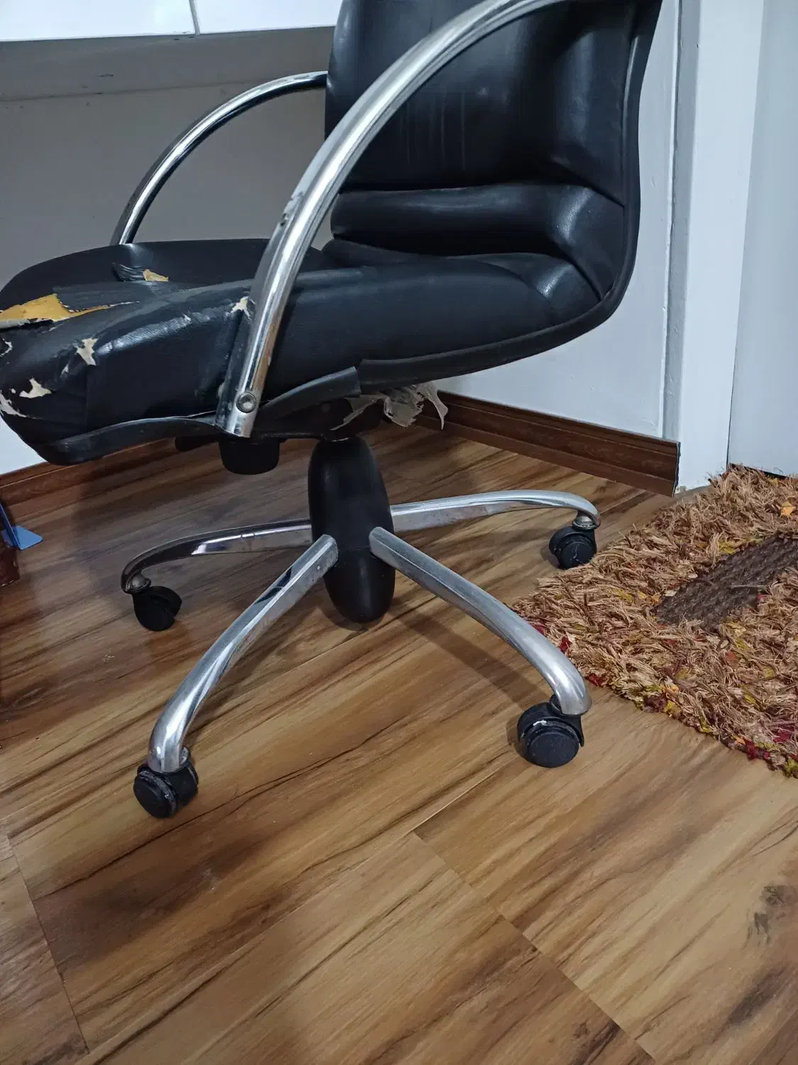 صندلی|صندلی و نیمکت|چمران, |دیوار