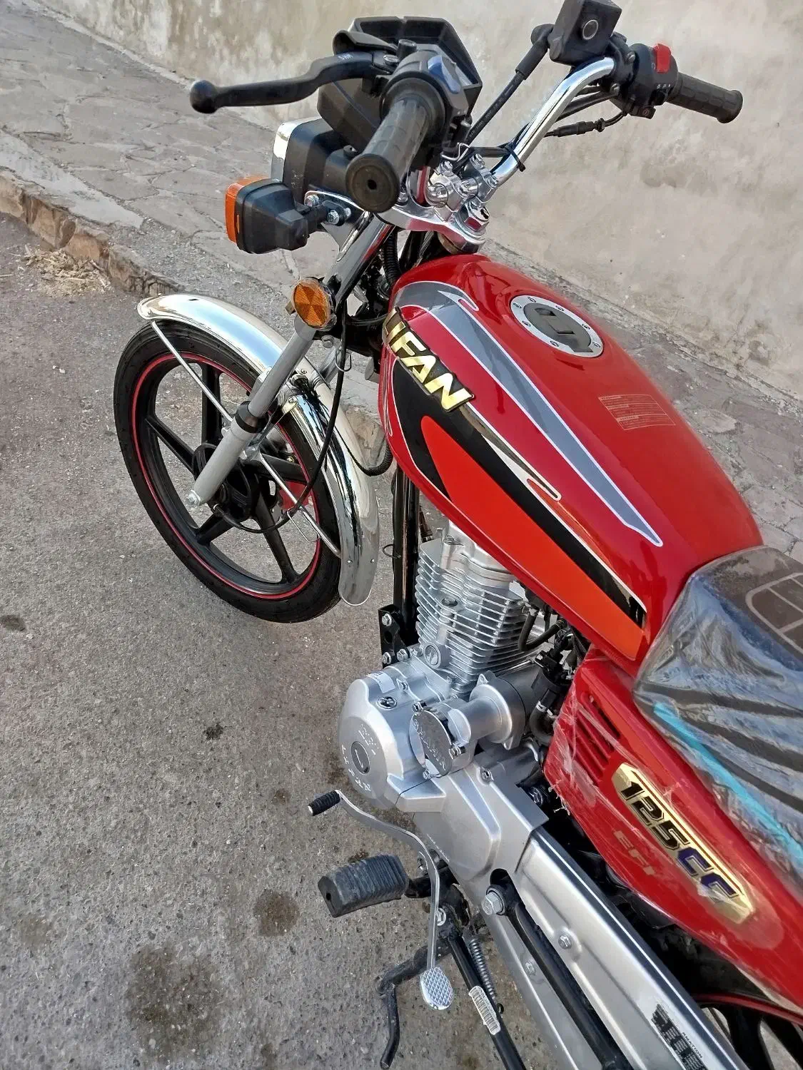 لیفان|موتورسیکلت|طاغنکوه, |دیوار