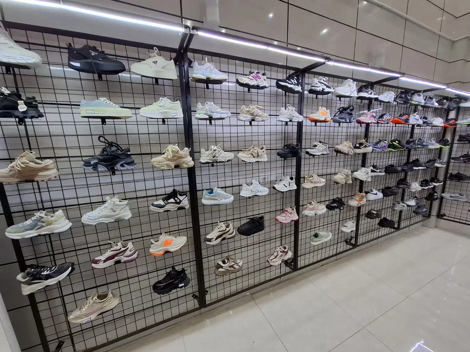 فروش کفش عمده|کیف، کفش، کمربند|اسفرورین, |دیوار