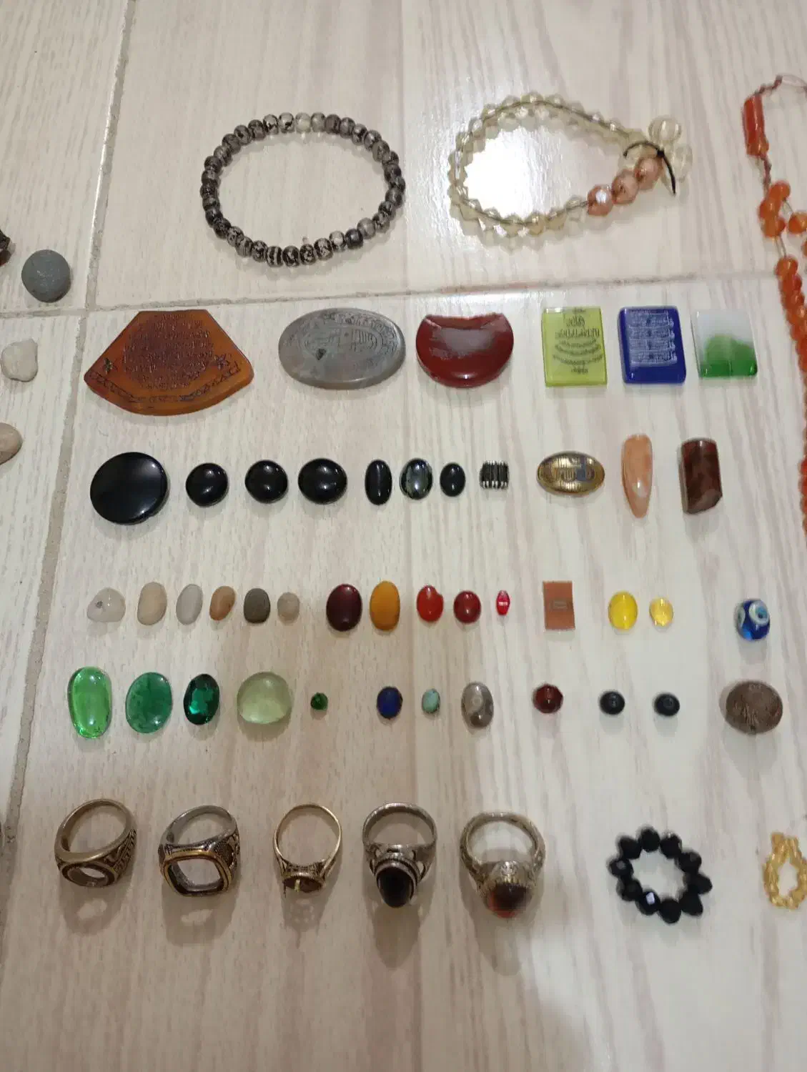 سنگ جواهری و زینتی|کلکسیون اشیاء عتیقه|آستارا, |دیوار