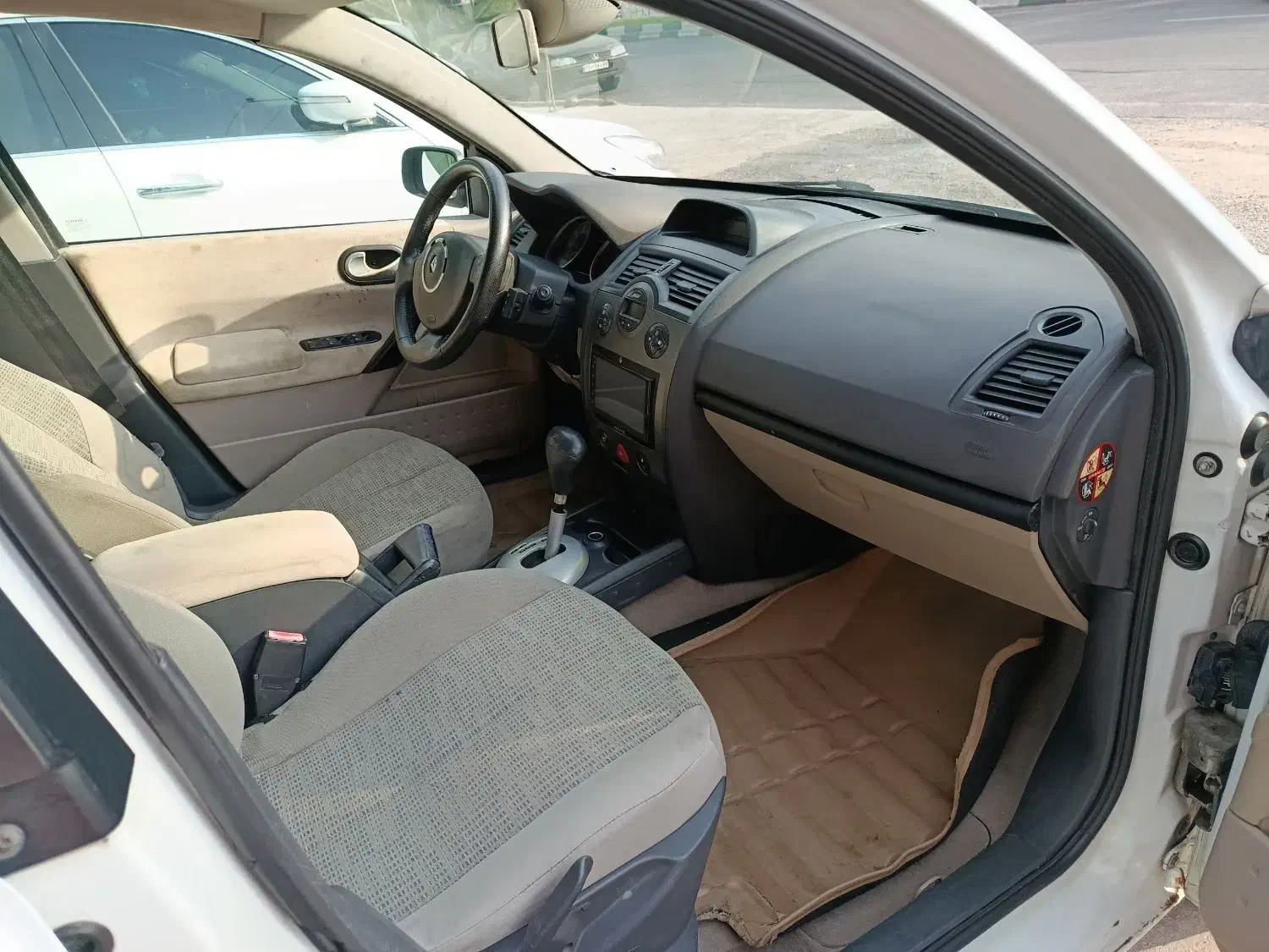 مگان مدل ۹۱ بیرنگ|خودرو سواری و وانت|رشت, کوی امام رضا|دیوار