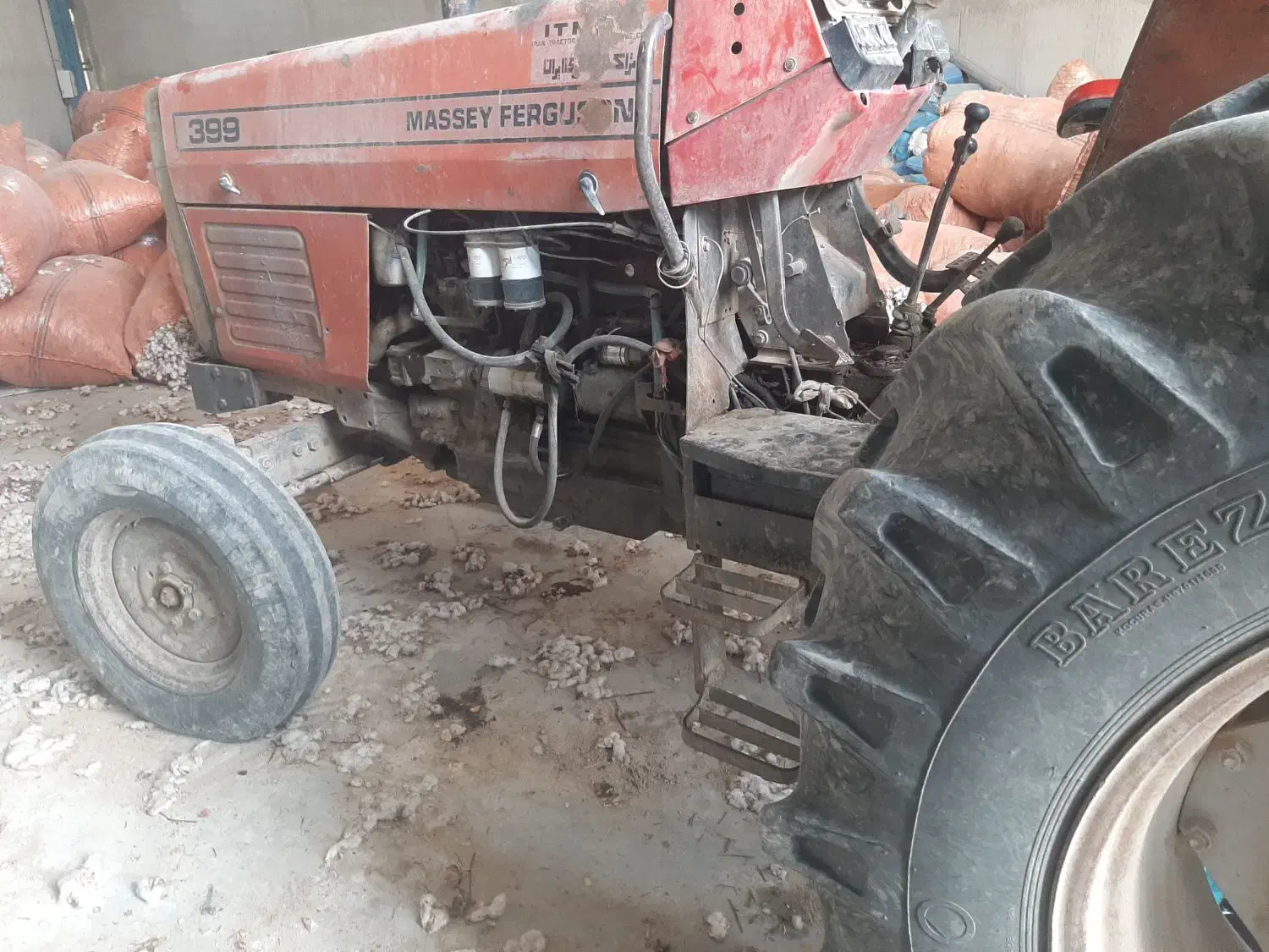 تراکتور۳۹۹ انگلیسی|خودرو سنگین|بنارویه, |دیوار