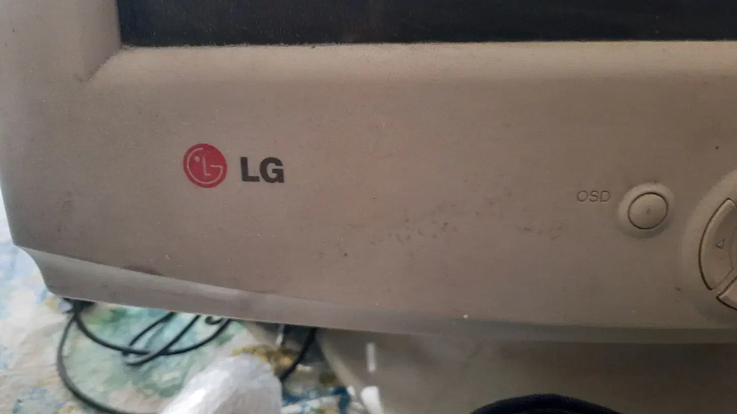 مانیتور ال جی قدیمی|قطعات و لوازم جانبی رایانه|کرج, گوهردشت|دیوار