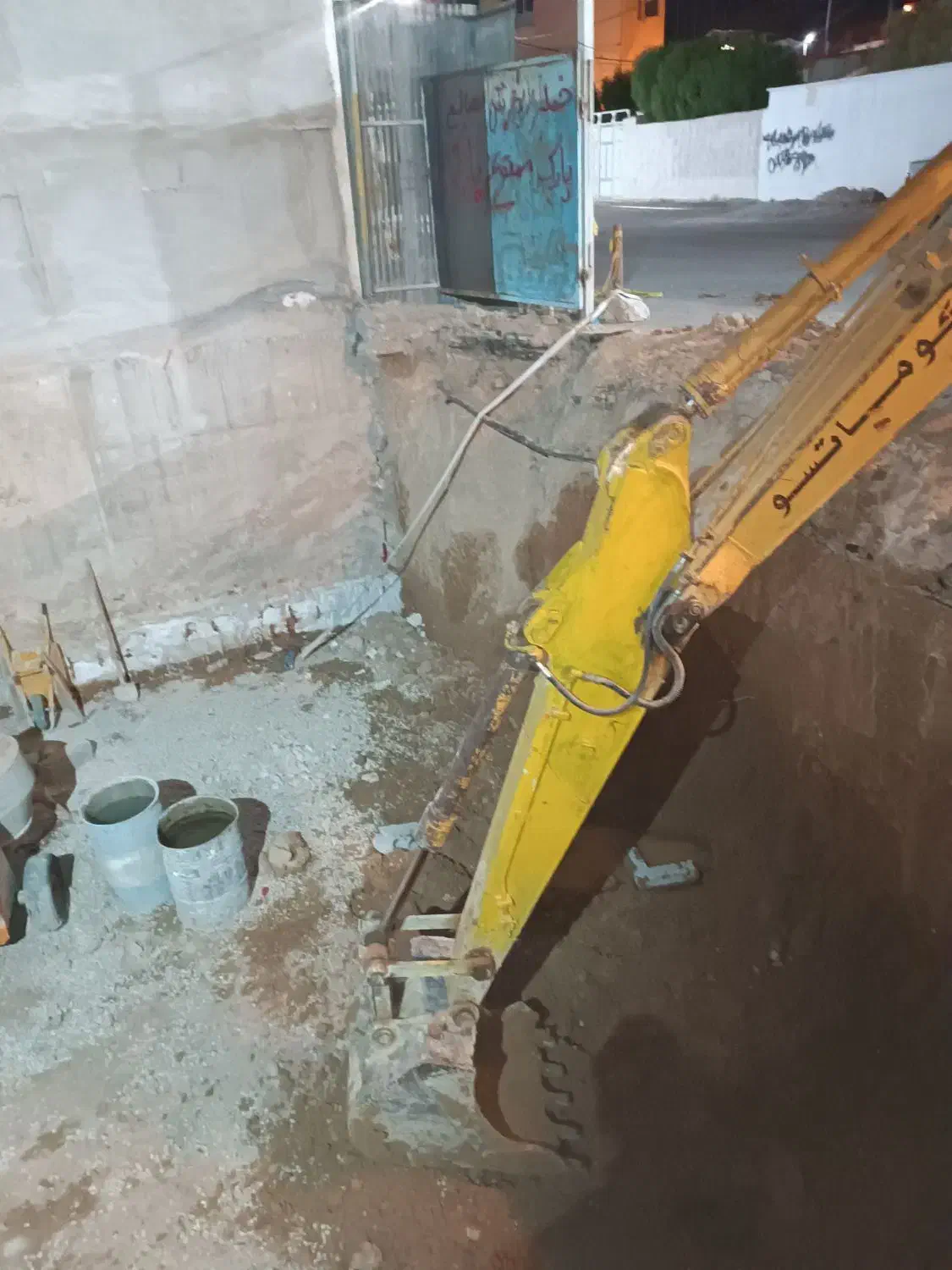 بیل لاستیکی خدمات خاک برداری پیه کنی|خدمات پیشه و مهارت|مسجد سلیمان, |دیوار